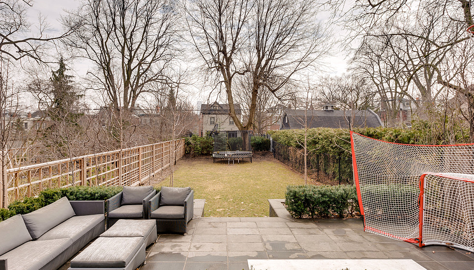 99 Farnham Ave 58.png