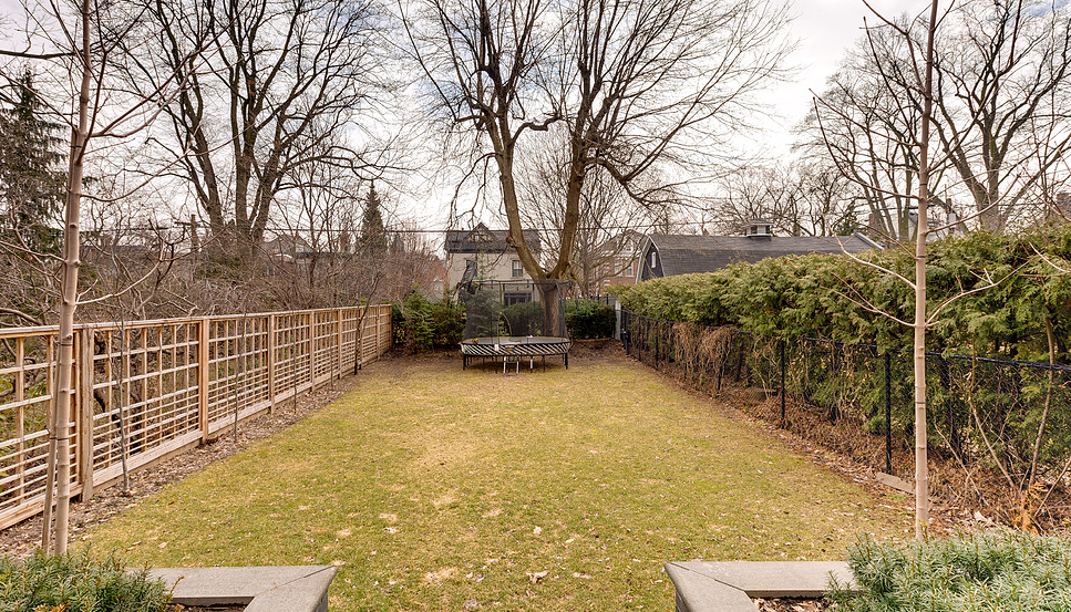 99 Farnham Ave 63.png