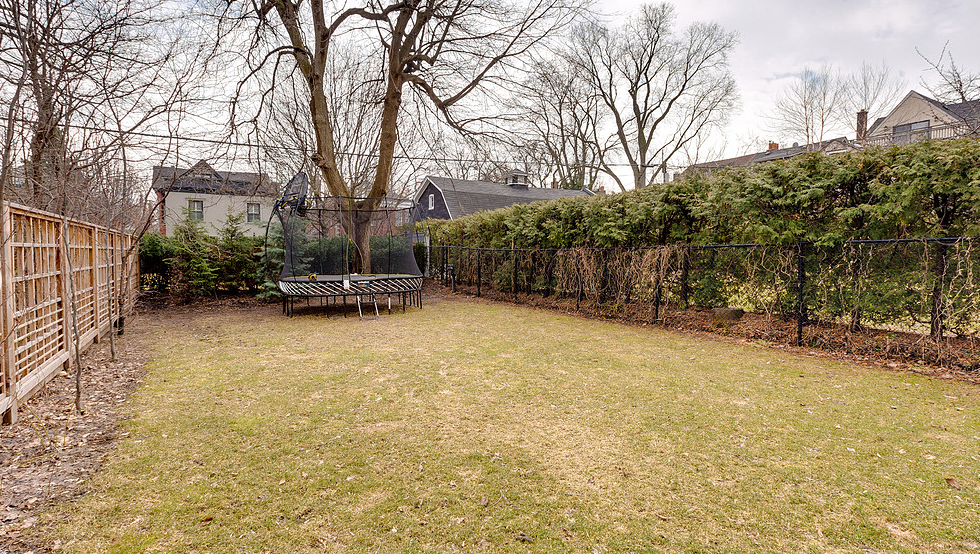 99 Farnham Ave 64.png