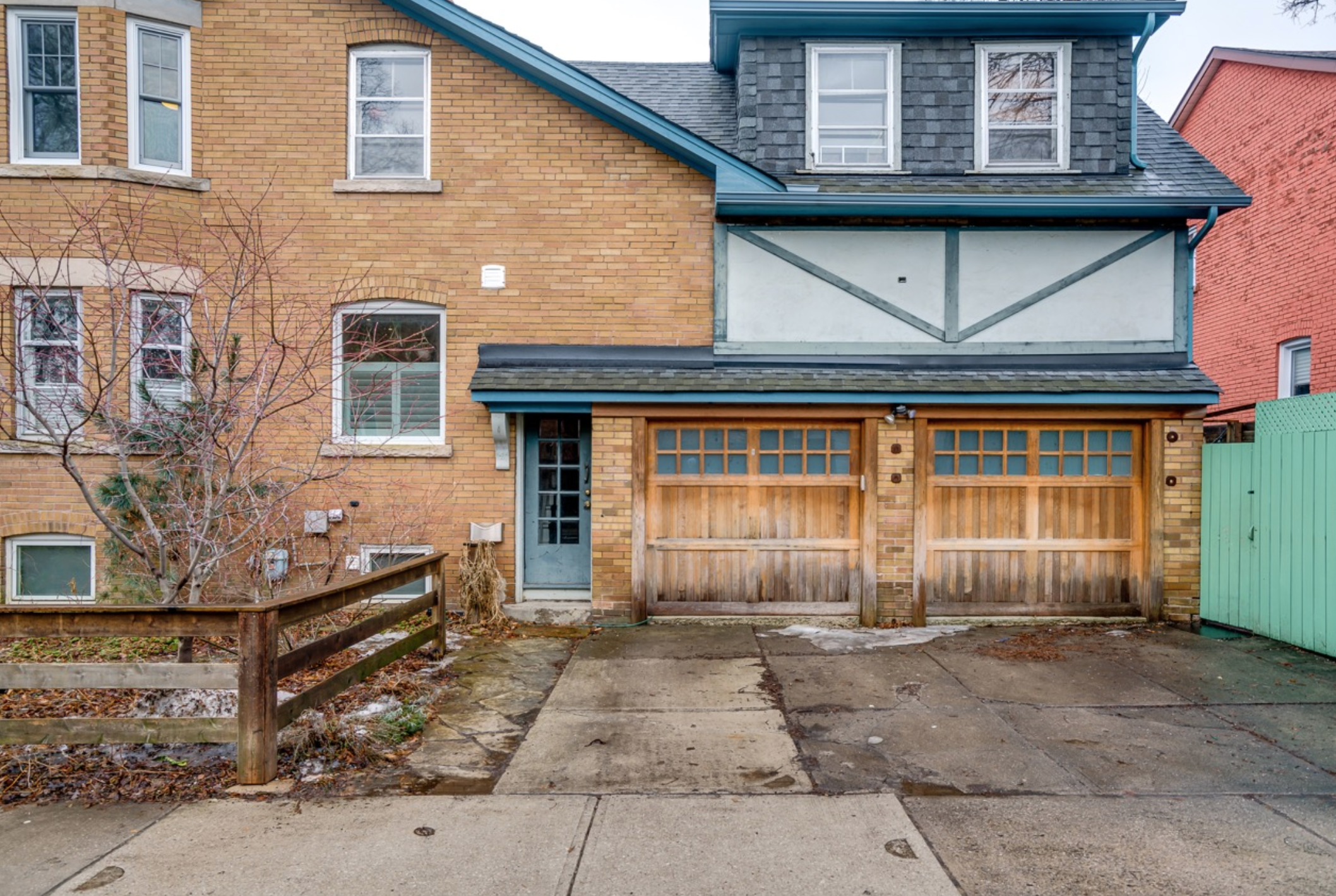 822 Palmerston Ave 43.png