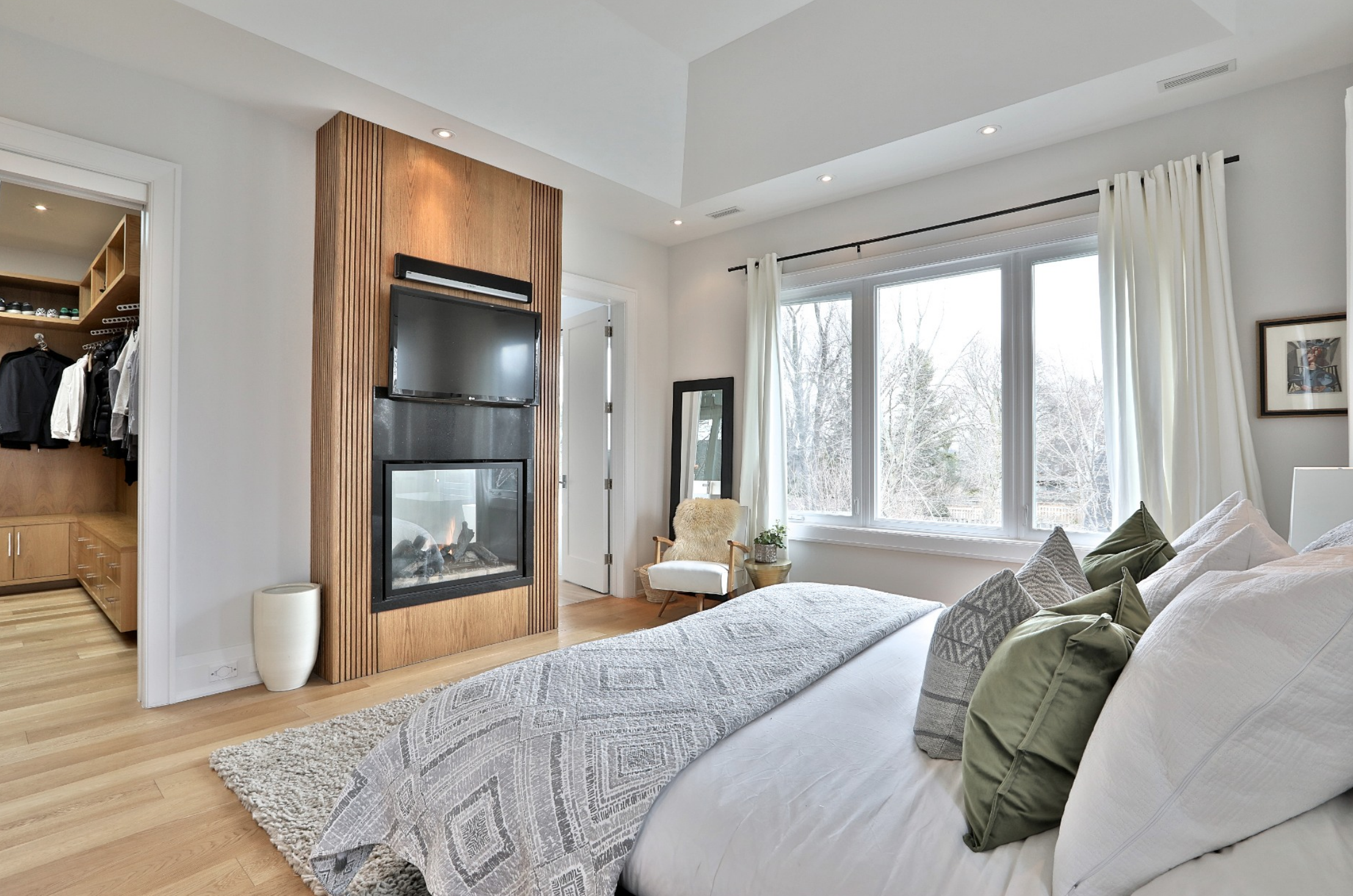 51 Welland Ave 84.png