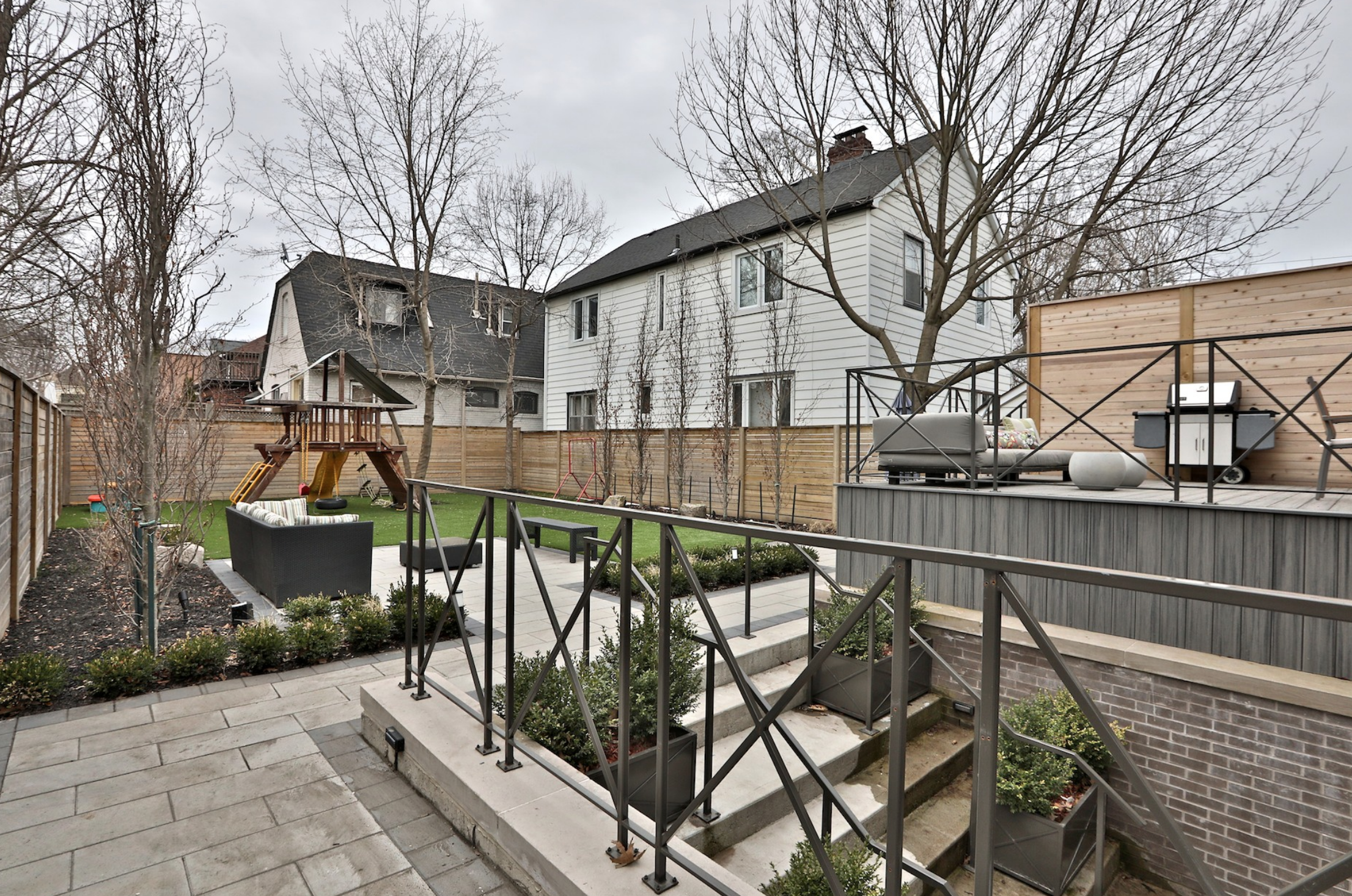 51 Welland Ave 118.png