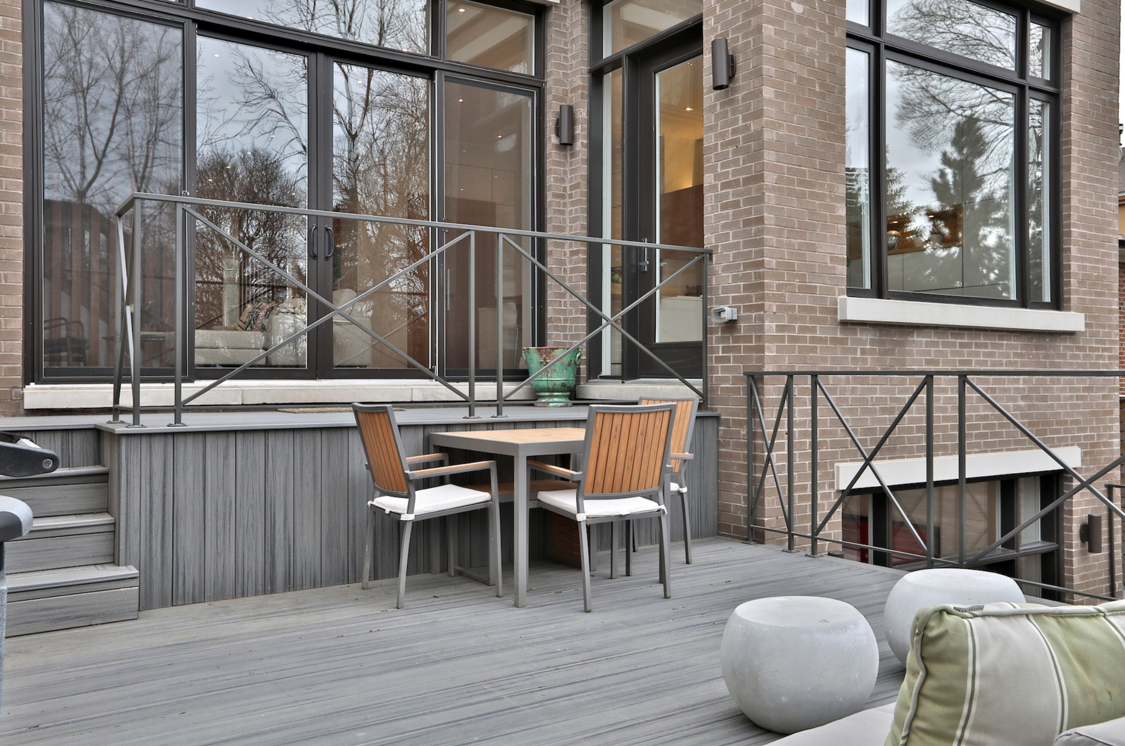 51 Welland Ave 116.png