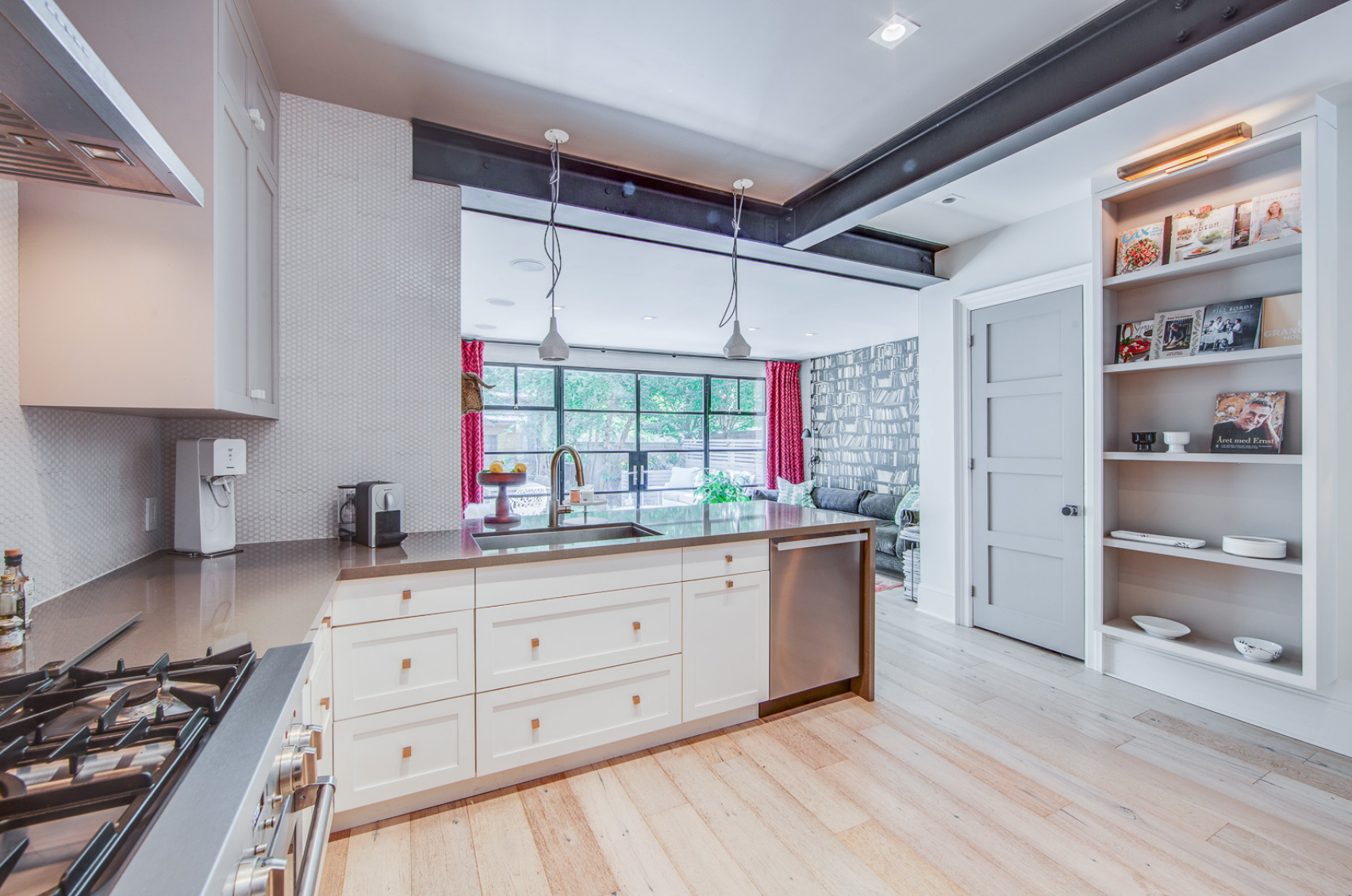 87 Leuty Ave 17.png