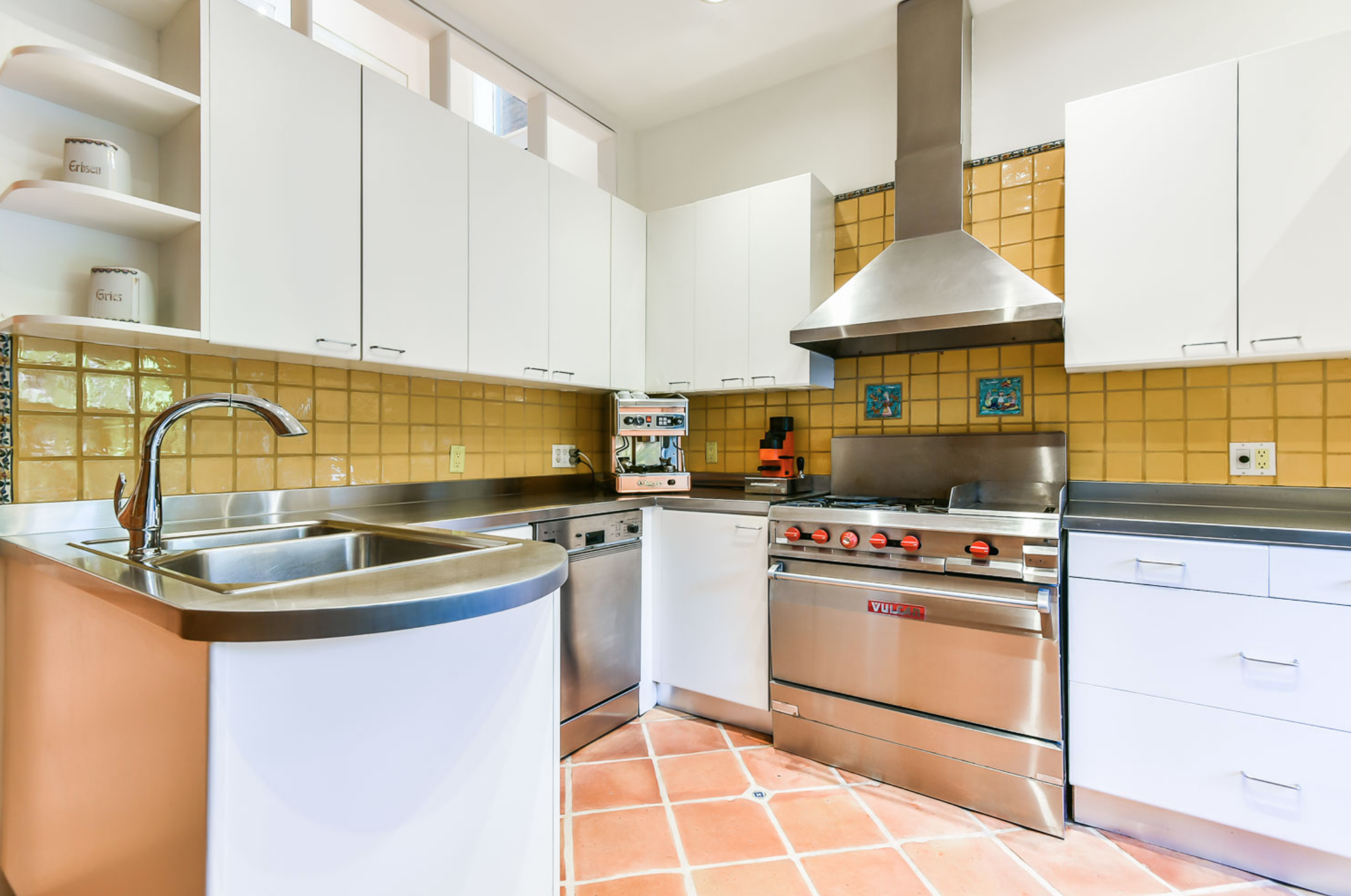 32 Tranby Ave 16.png