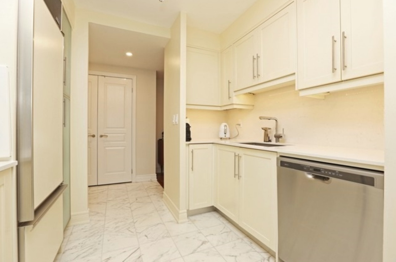 #204 - 2 Roxborough St E before 6.png