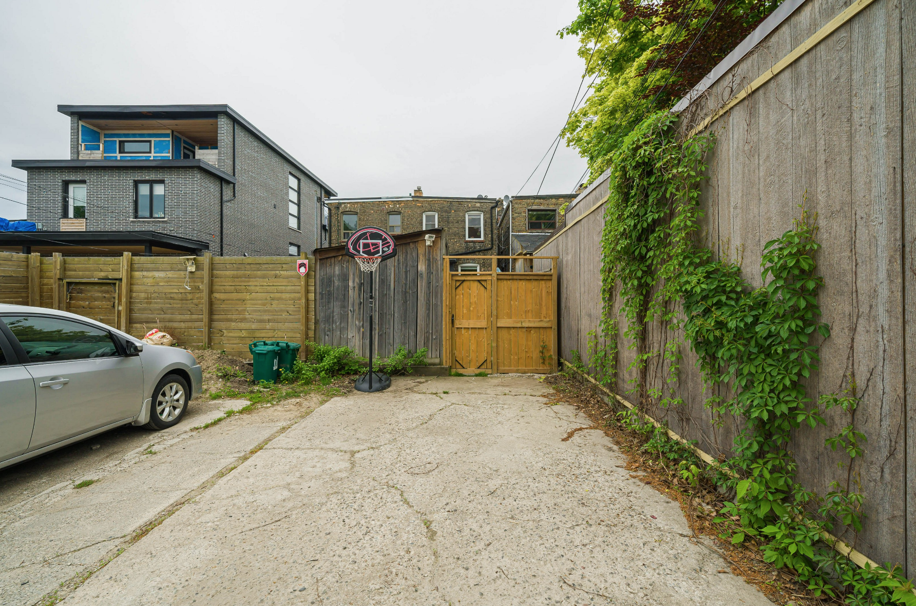 32 Benson Avenue WYCHWOOD, TORONTO — the MASH