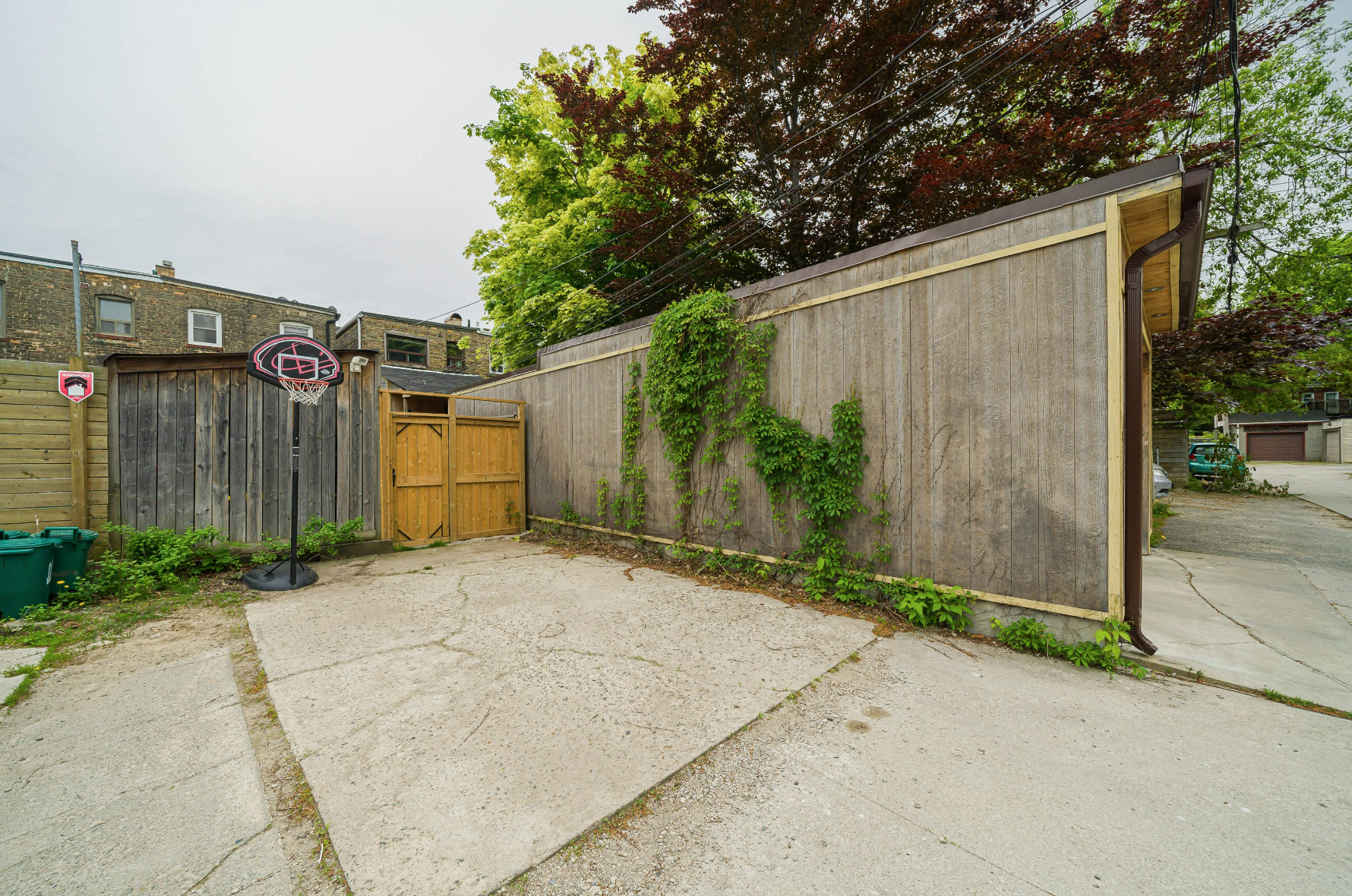 32 Benson Avenue WYCHWOOD, TORONTO — the MASH