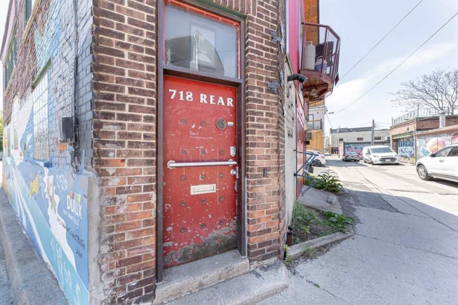 718R Ossington Ave 3.png