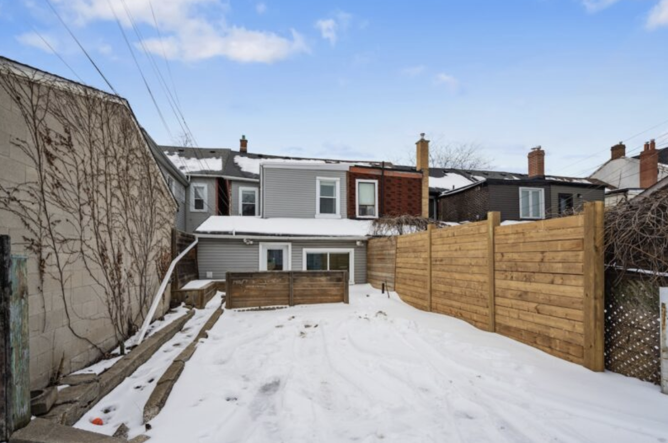 320 Dovercourt Rd 35.png