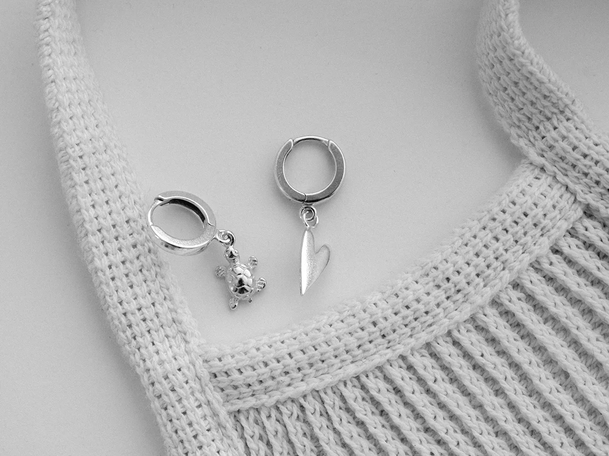 Tortoise+ear+hoop+925+3.jpg
