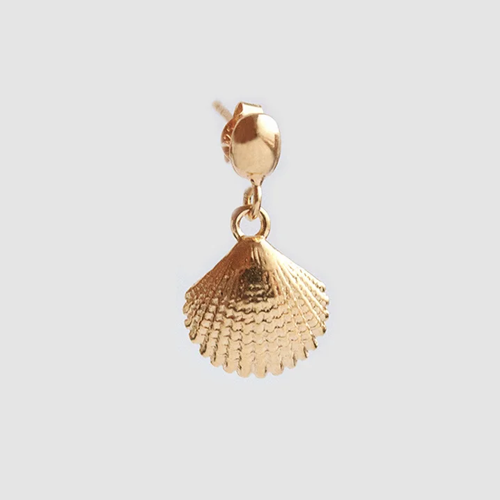 Lucy ear stud gold.jpg
