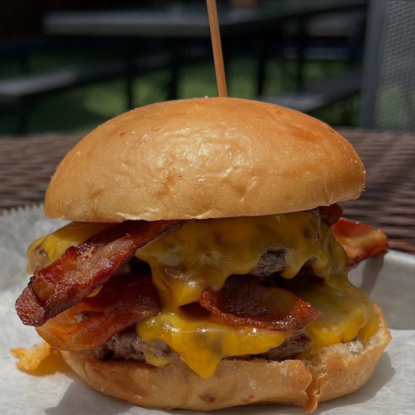 Bacon Cheeseburger, Live Music, Friday night, conditions are perfect. Stranger Company Live 8pm 🤟