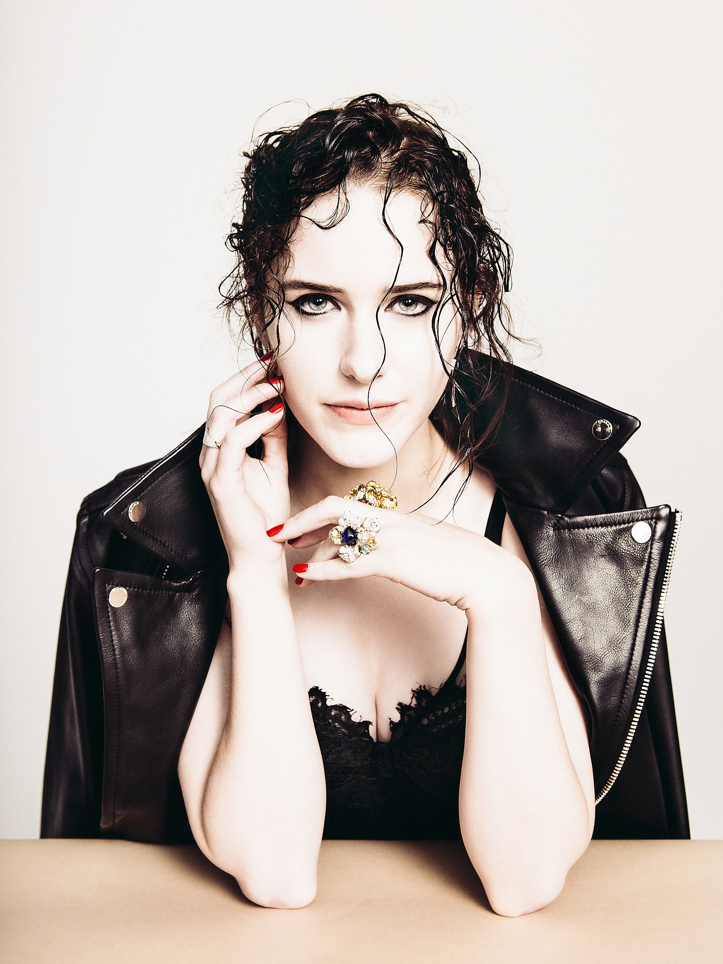 2018_01_10_Rachel_Brosnahan-0592_V_01.jpg