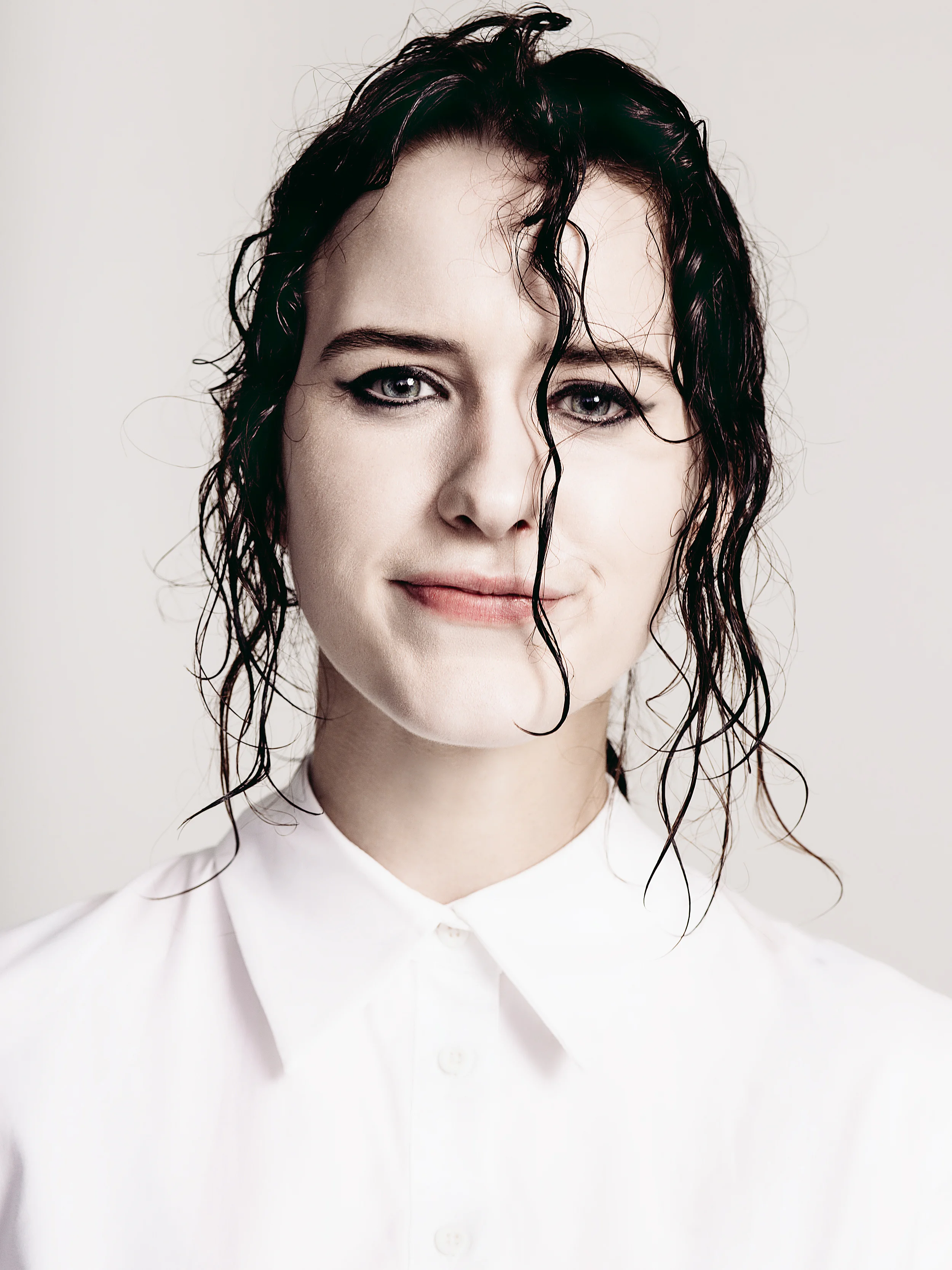 2018_01_10_Rachel_Brosnahan-9971_V_01.jpg