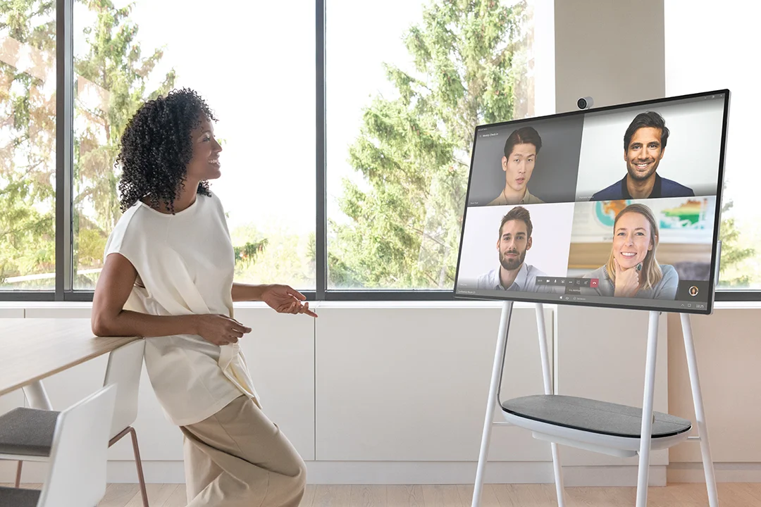 Microsoft-Surface-Hub-2S-Teams-Meeting.jpg