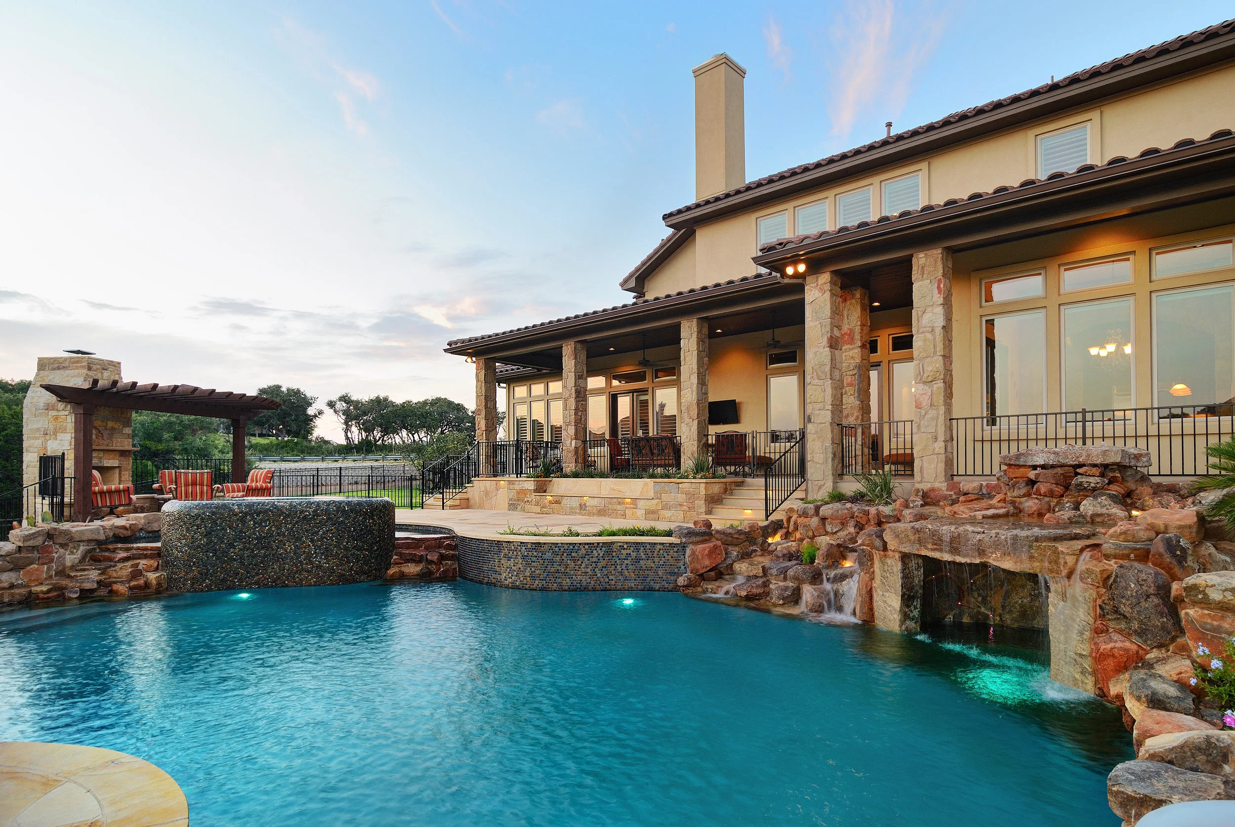 Lake Wind Lake Travis, Texas.jpg