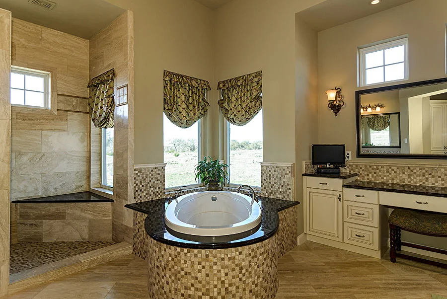 Bertram, Texas master bath.jpg