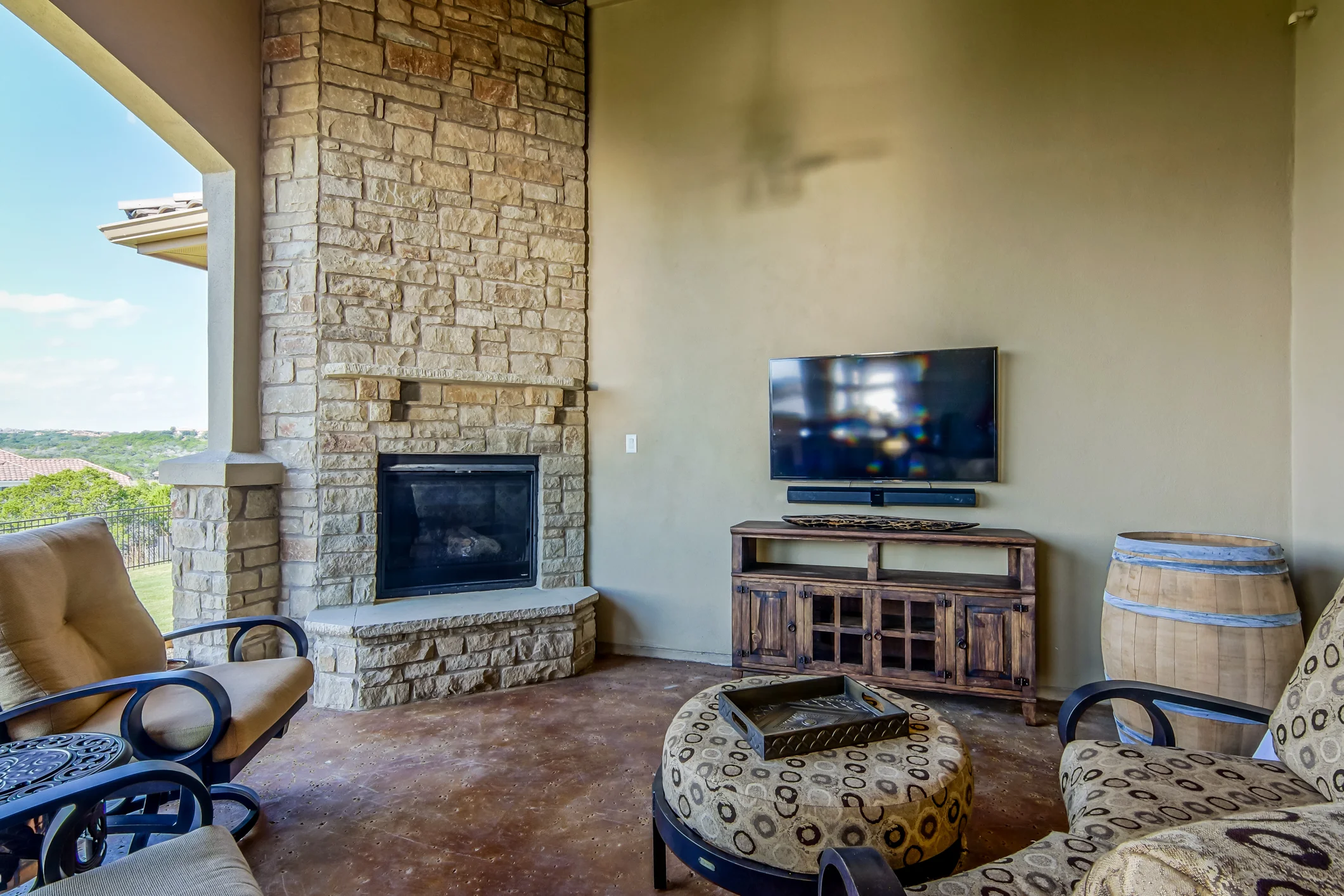 OUTDOOR LIVING 2.jpg