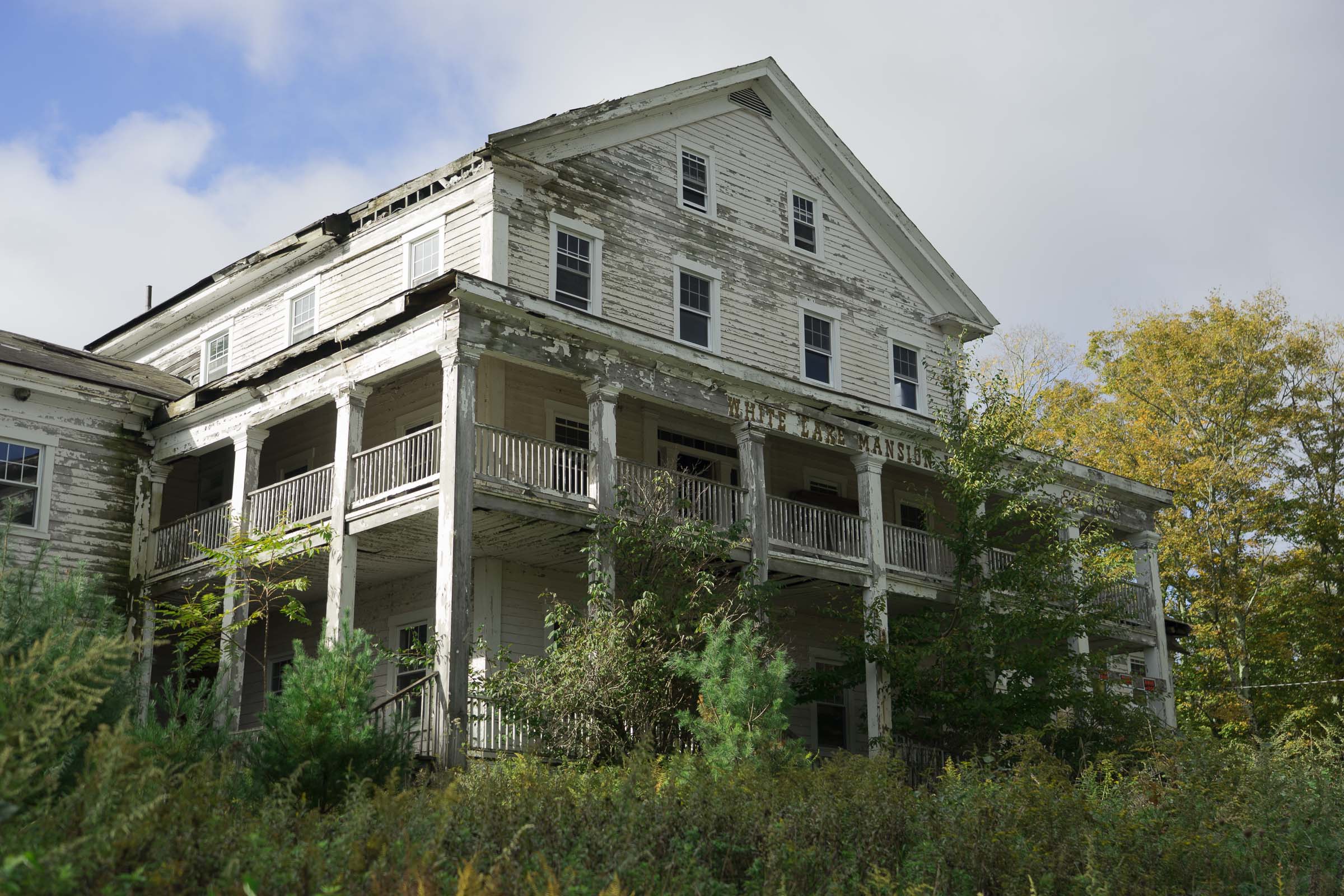 WhiteLakeLodge.jpg