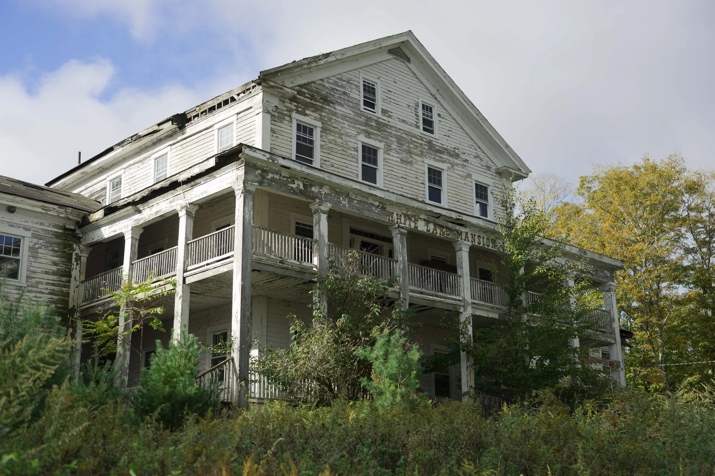 WhiteLakeLodge.jpg