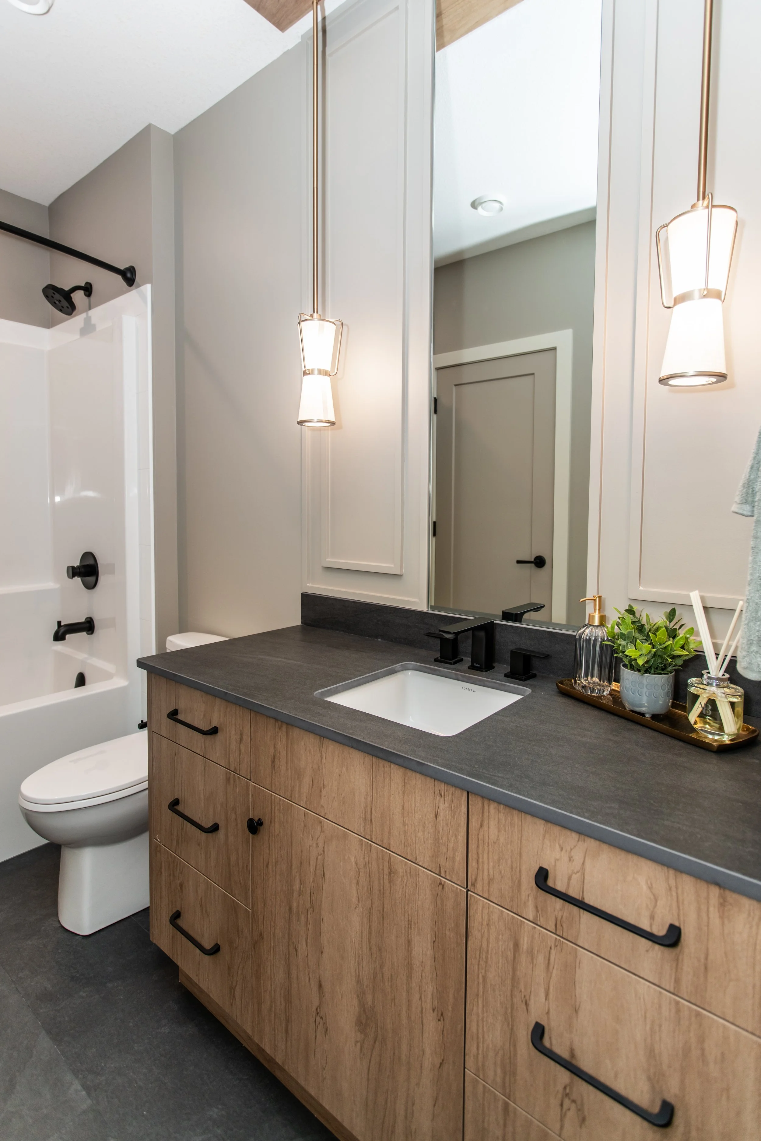 Regina F24 Grand Prize HR-166.jpg