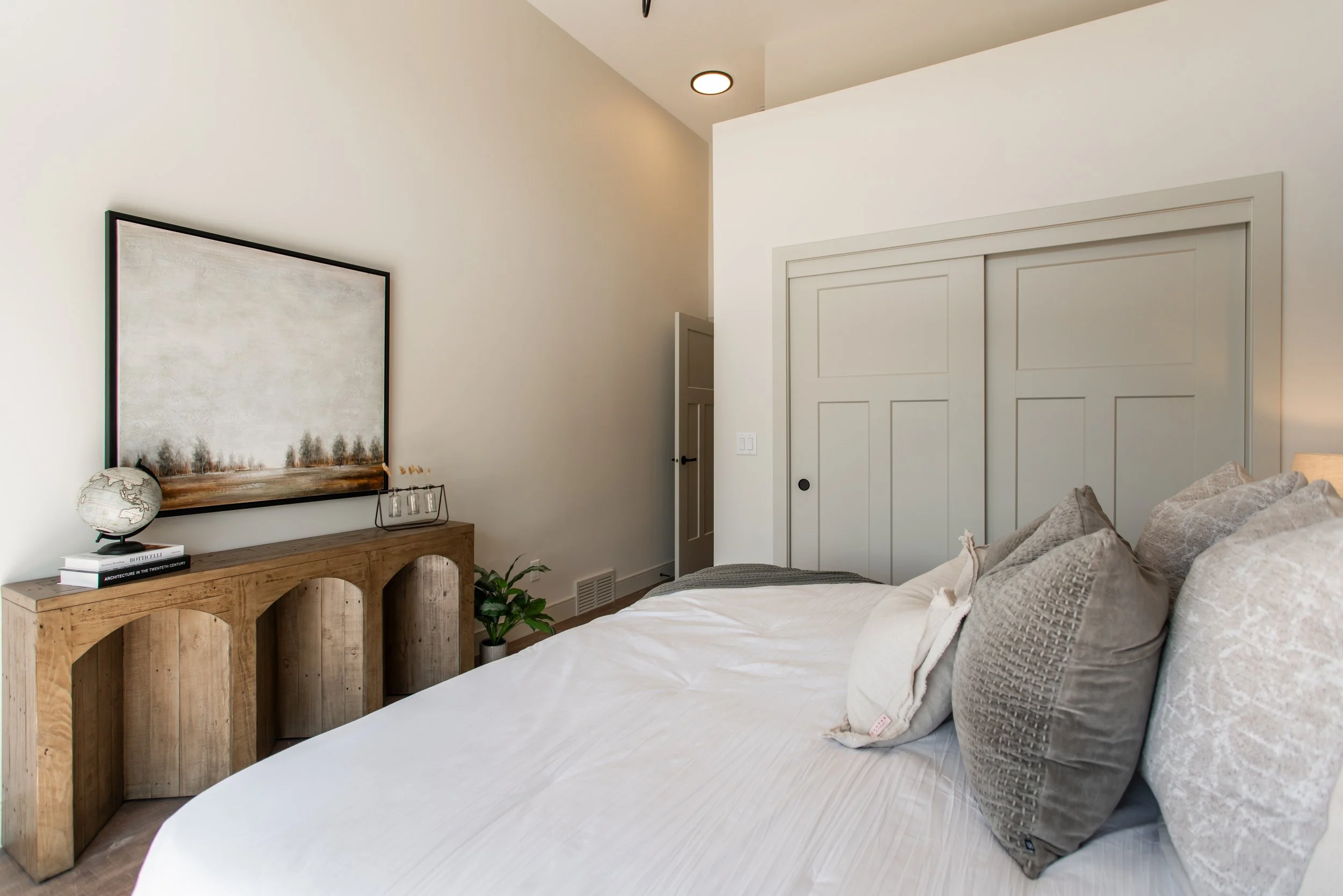 Regina F24 Cottage HR-92.jpg