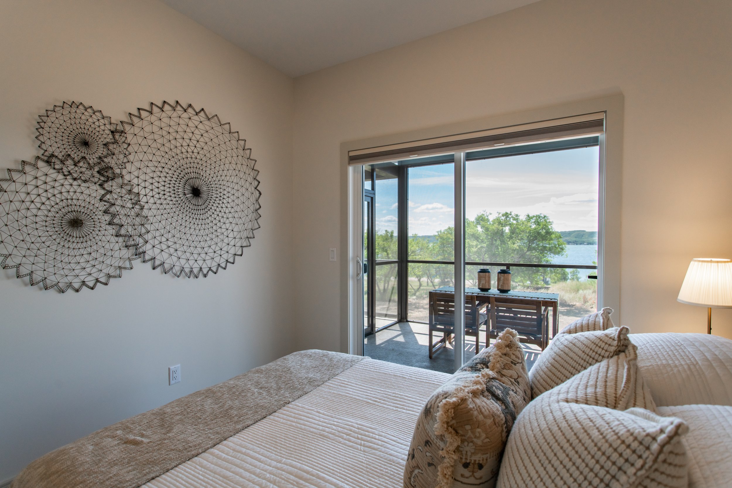 Regina F24 Cottage HR-100.jpg