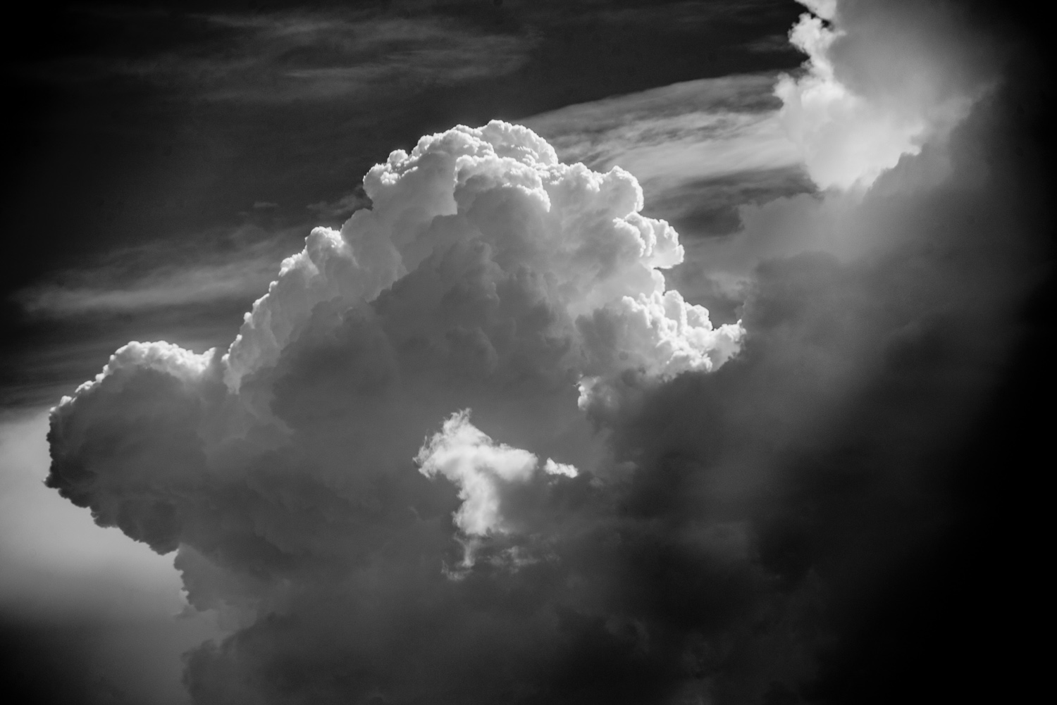 Storm cloud over Nevada, © Robert Welkie