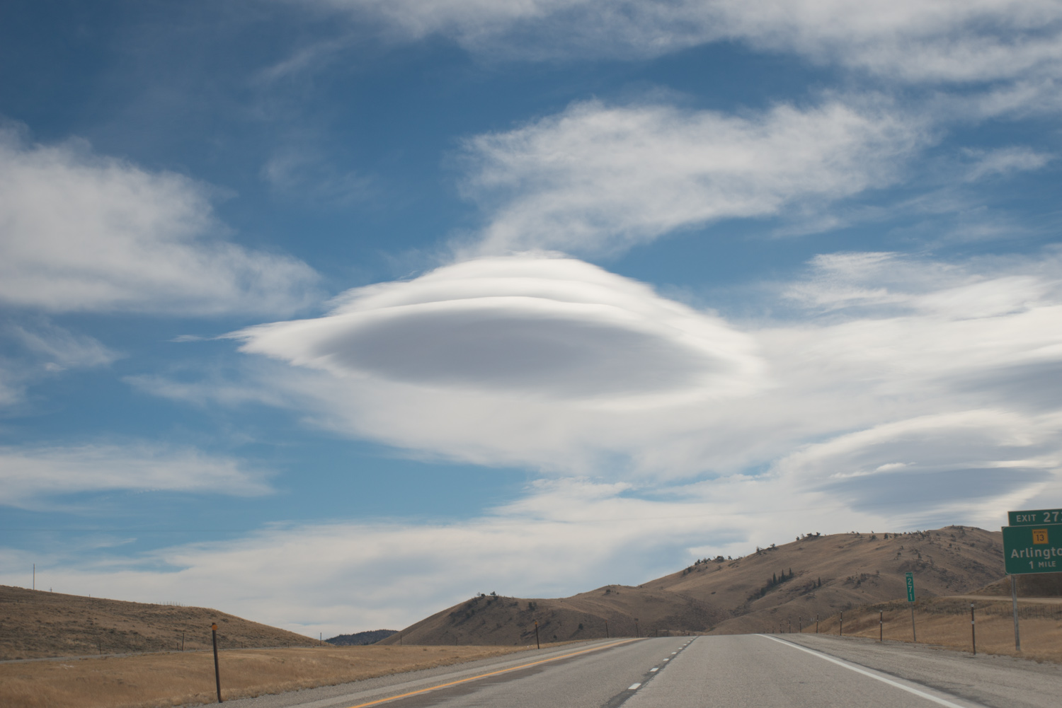Cloud above highway in Wyoming, © Robert Welkie 2016