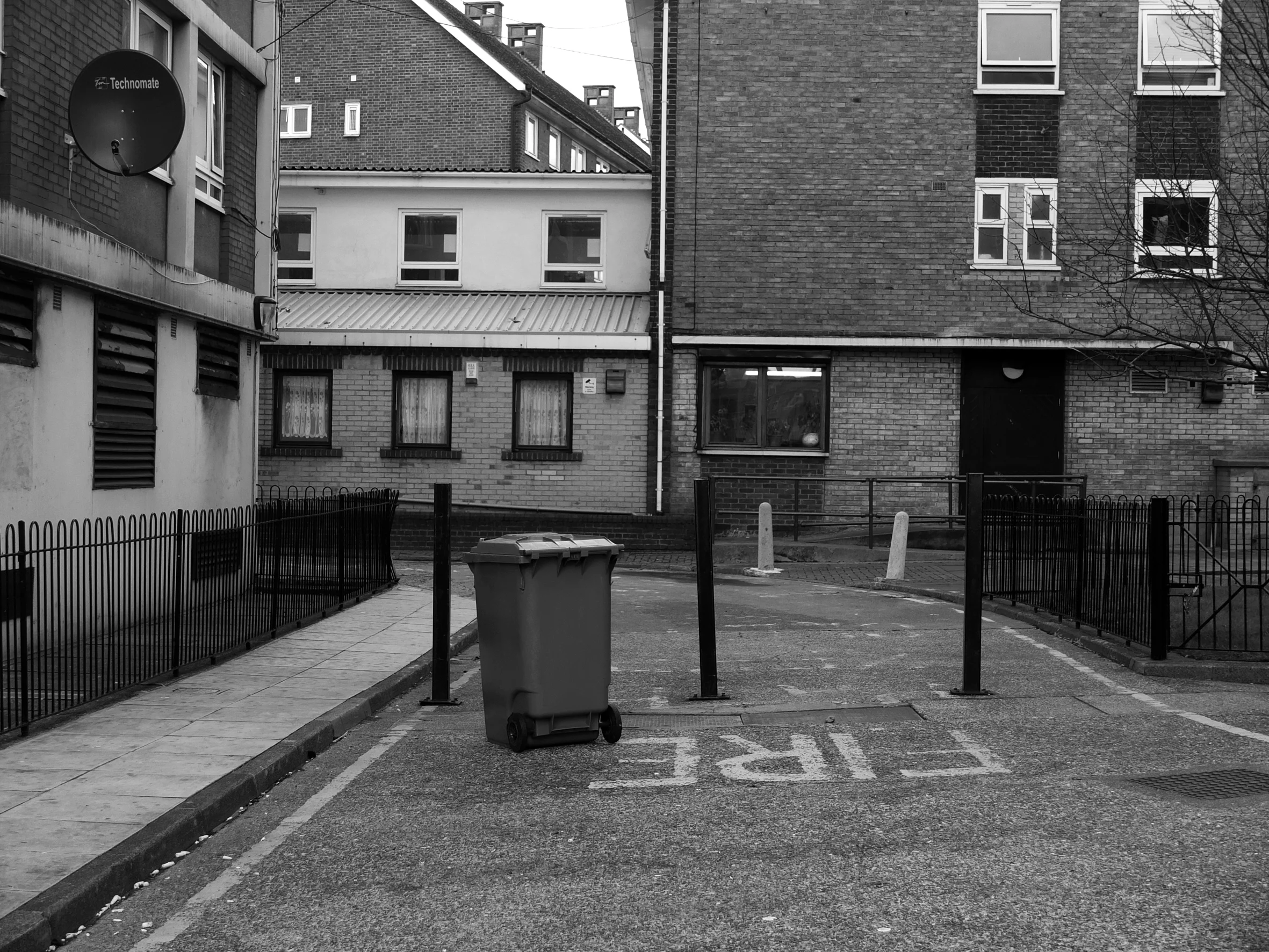 Not to find one's way. "Galerie Campagne Première", B/W Photograph, 2012