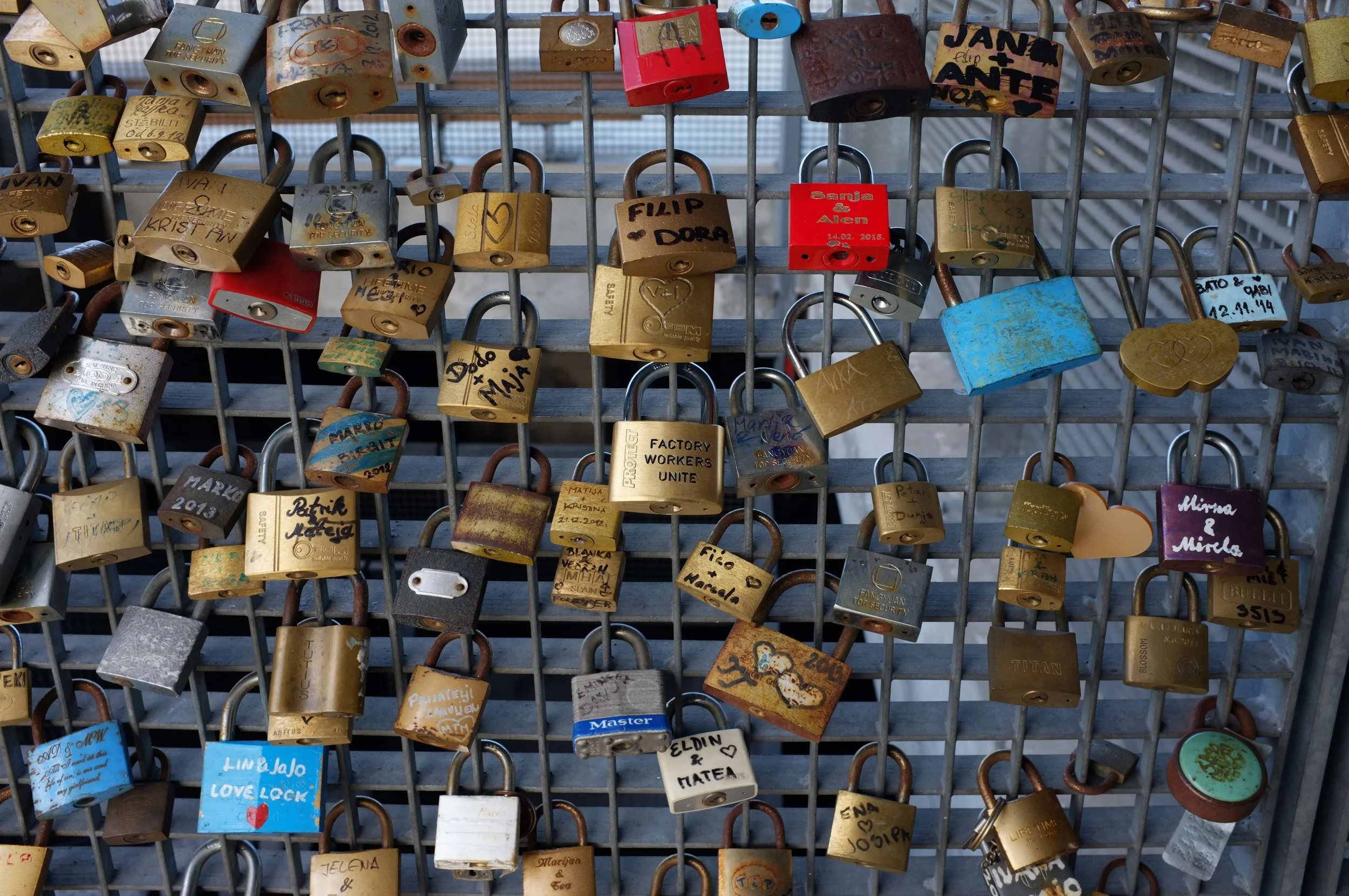 FACTORY WORKERS UNITE (Padlock). Installation view Museum of Contemporary Art Zagreb, 2015