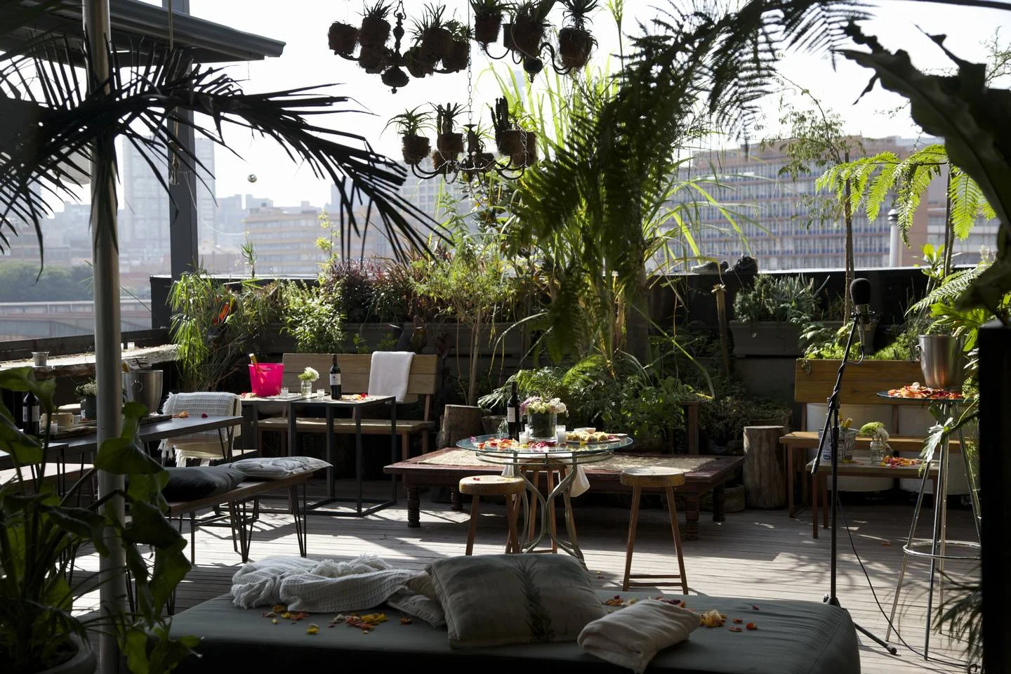 Mixed Seating Chilled Event Living Room