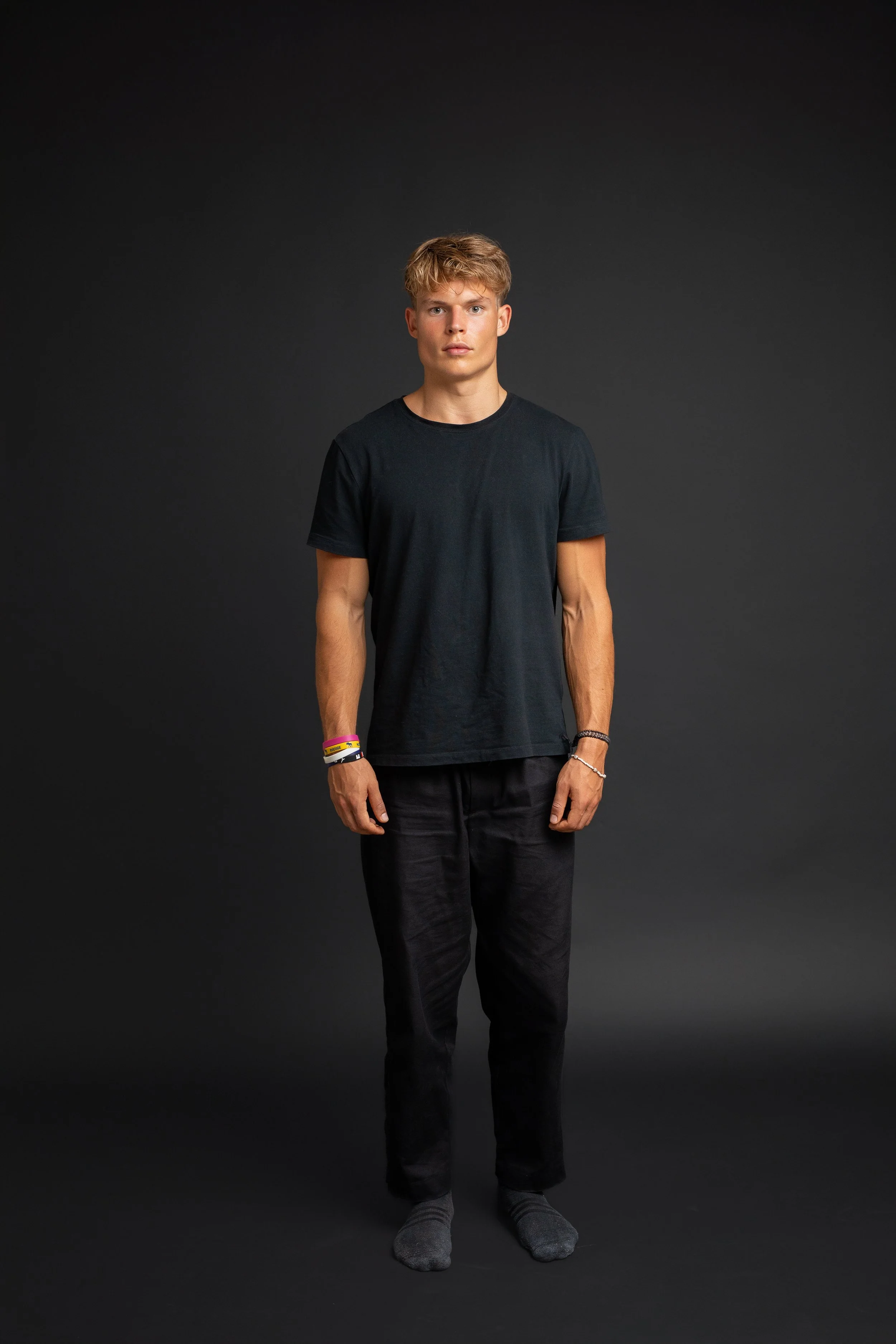 FULLBODY (2).jpg