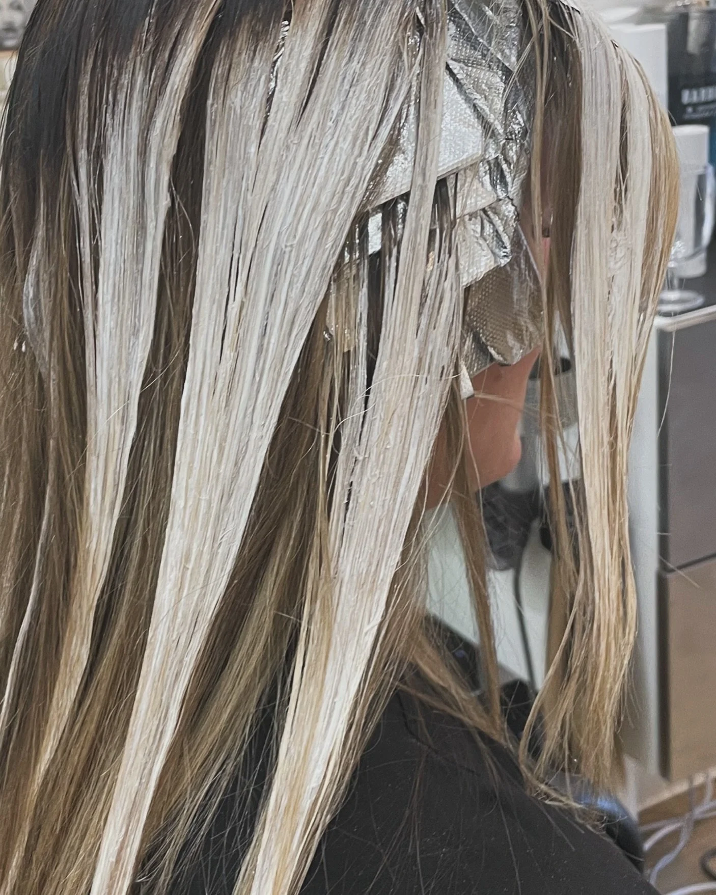 &bull;&bull;&bull;>>> It&rsquo;s summer somewhere! 🌞American balayage for the win! <<<&bull;&bull;&bull;