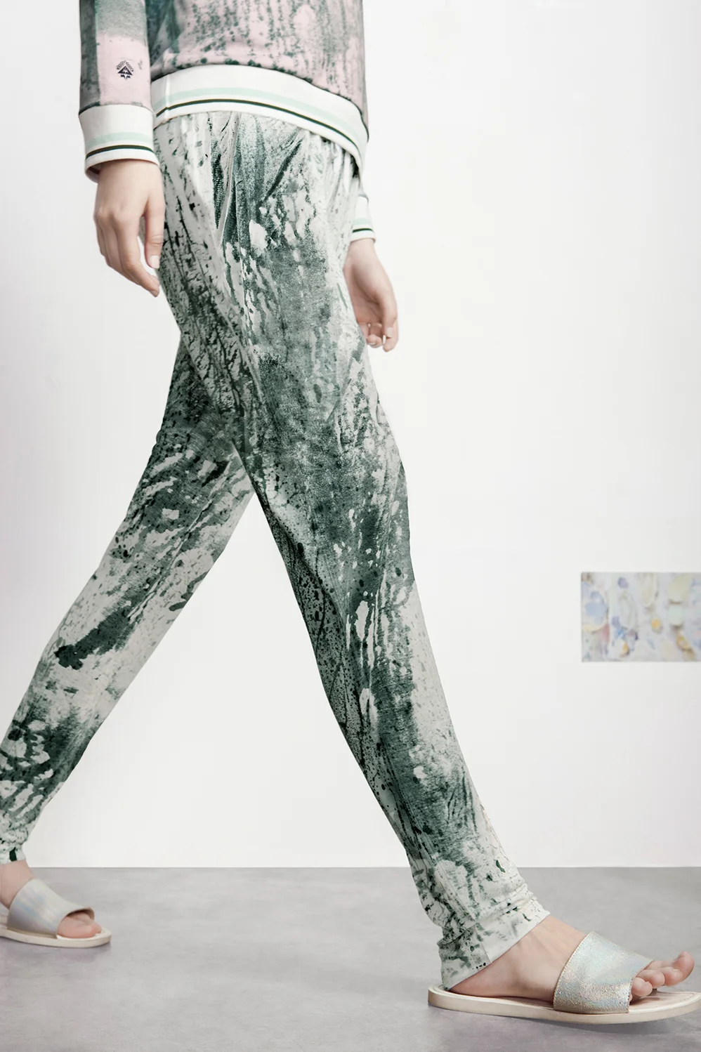 the_green_easy_pant_side.jpg