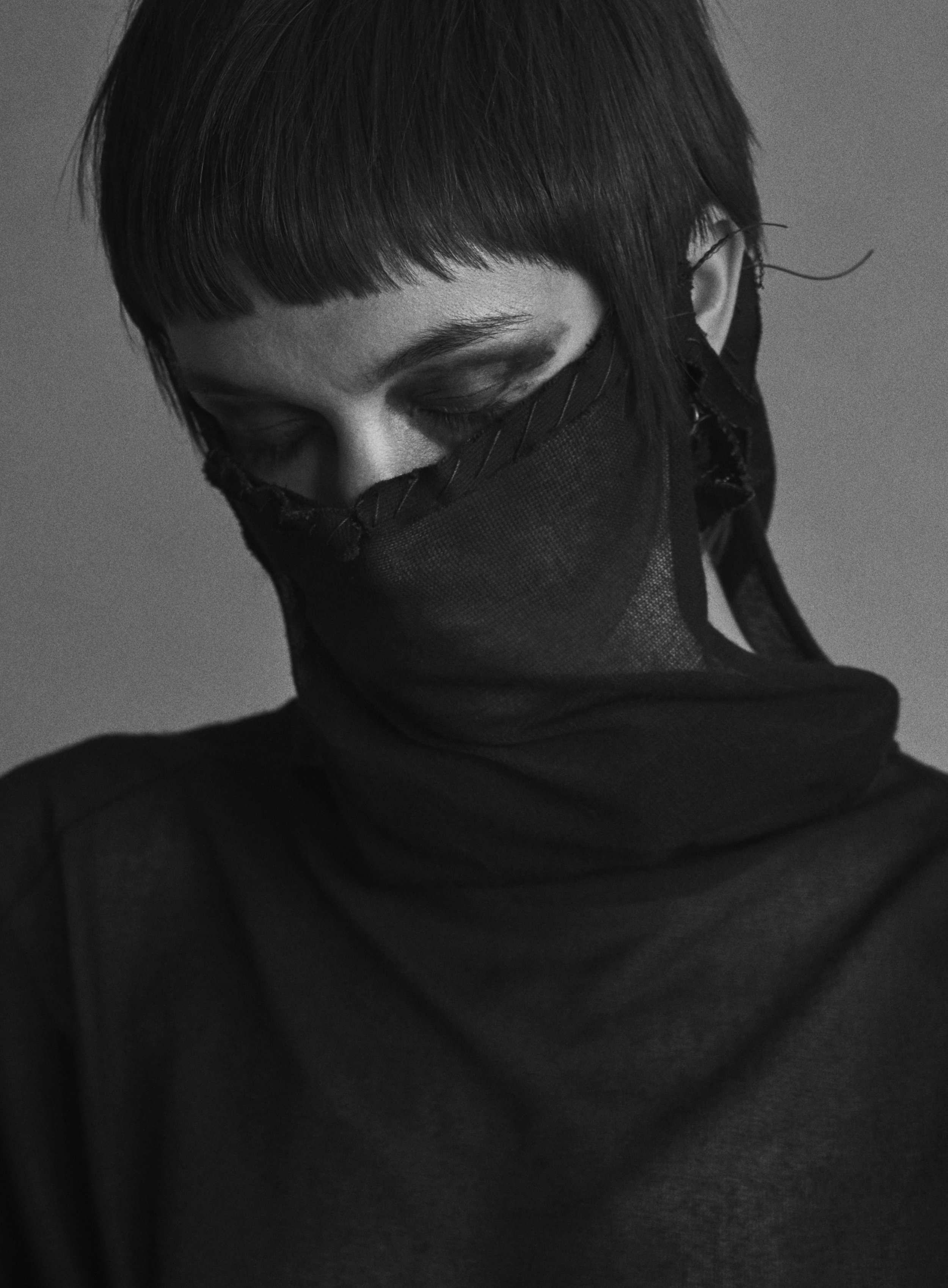 A new generation of power dressing for women. The clothing itself developed from silhouettes that are associated with the language of growing up in south London, ‘ard bodied’ ‘grafter’ ‘roamer’ ‘rig out’ ‘the front’. Manifested itself w