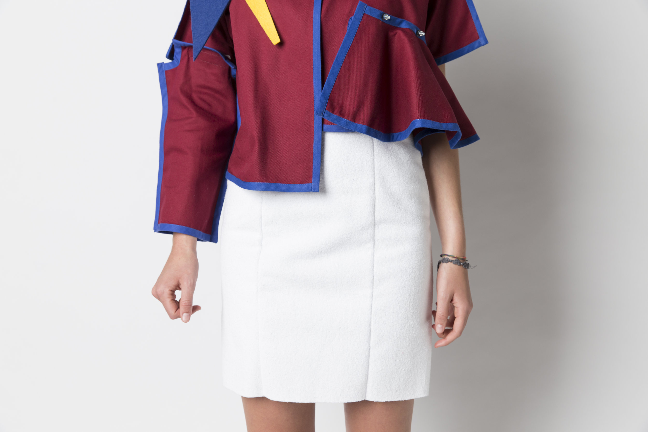 Studying the right disposition, I developed a Bolt system; In this way I had the chance to give my work a multidisciplinar character, exploring the infinite solutions according to turn out a garment to be surfaces to build on the body. 