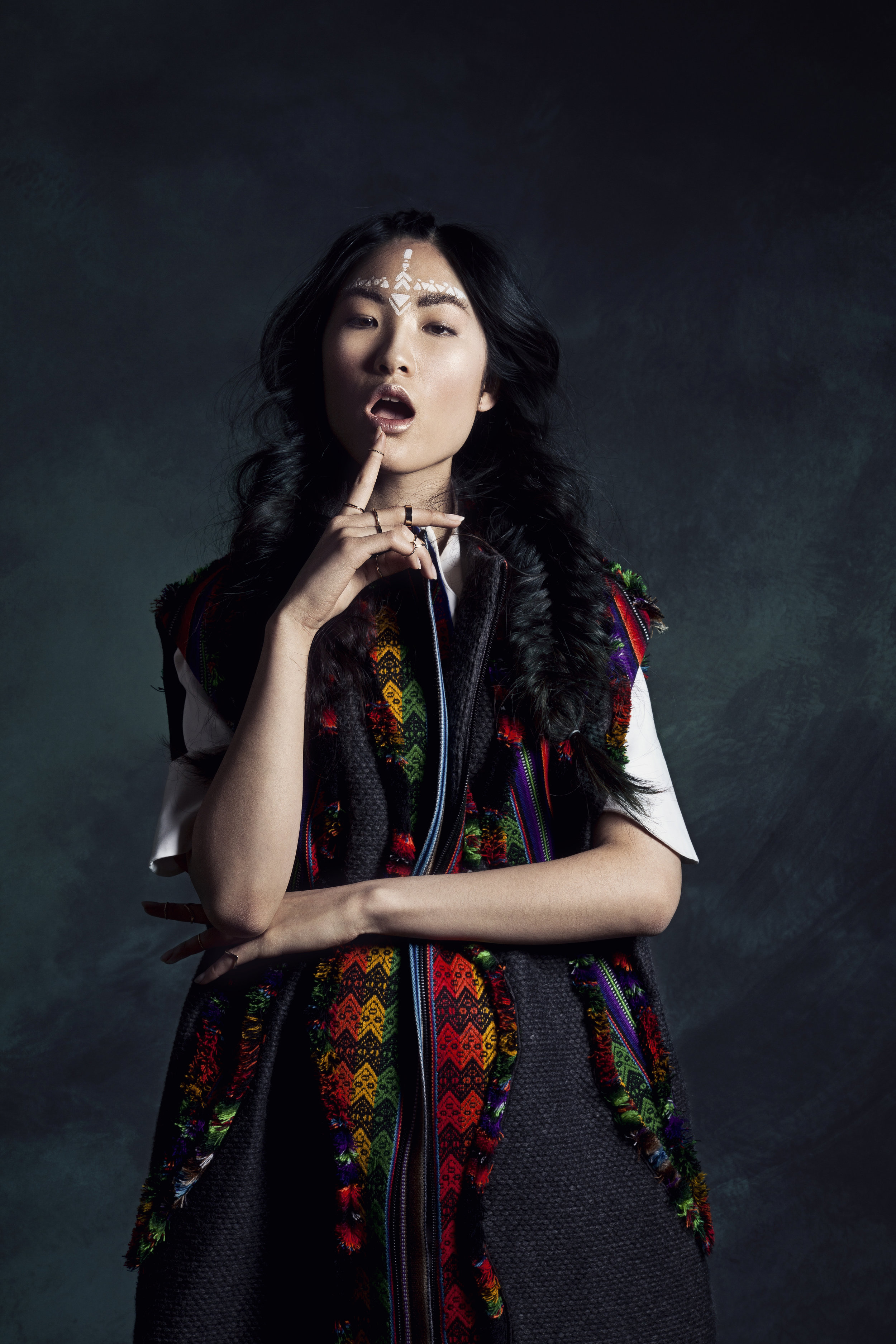 editorial563.jpg