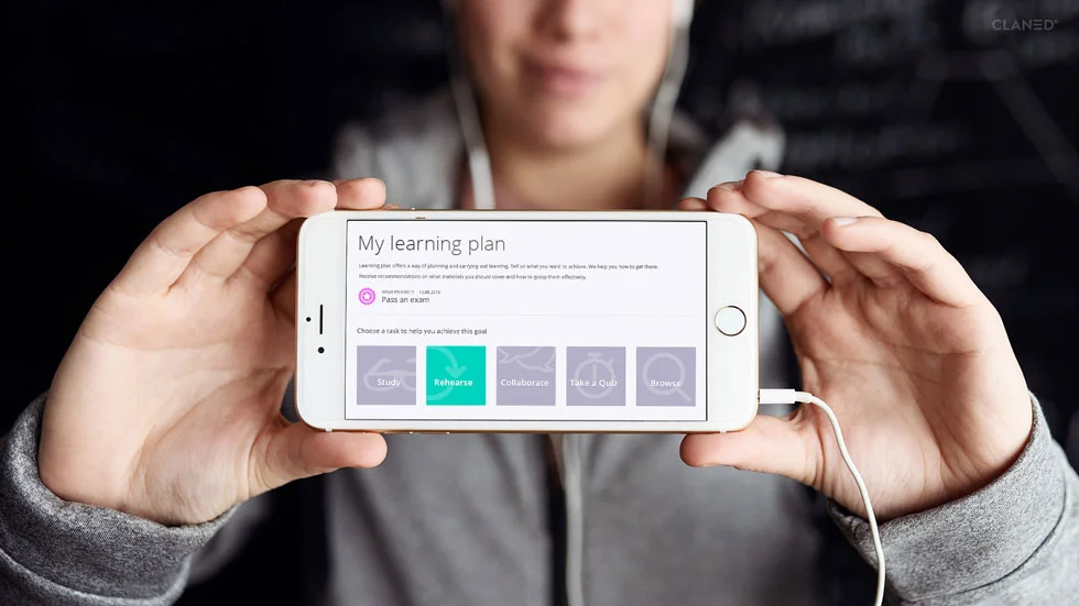 Claned is a personalised learning platform powered by artificial intelligence and providing educational experts, enabling individuals and organisations to maximise their learning results. 