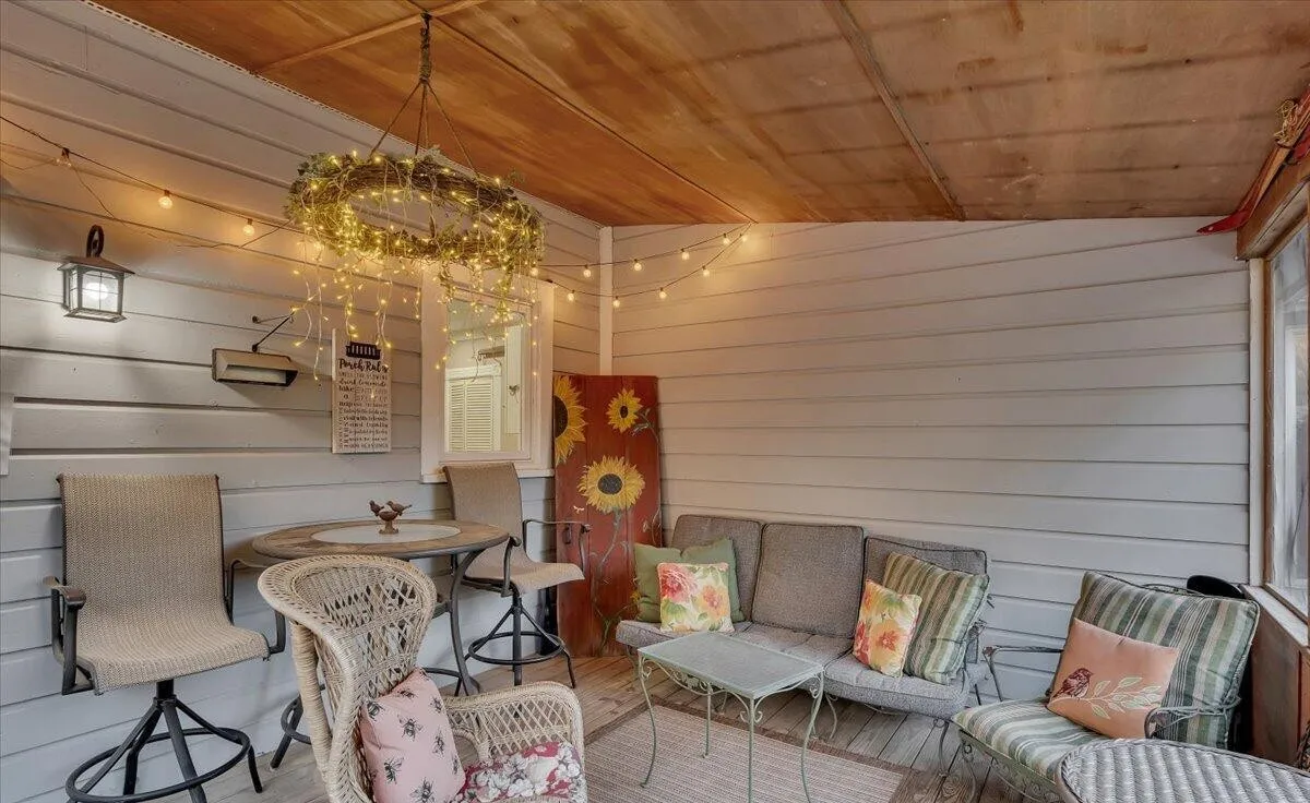 porch1.png