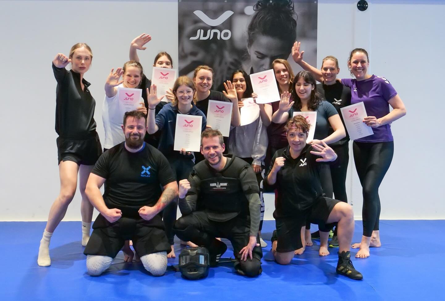 It was JUNO exam day again yesterday! 🥇Congratulations to everyone that finished their first 6-week Self Defense course in Utrecht! #strongerthanyouthink #utrech #junoselfdefense