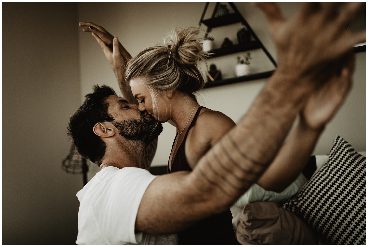 Intimate-Lifestyle-Engagement-Session_3431.jpg