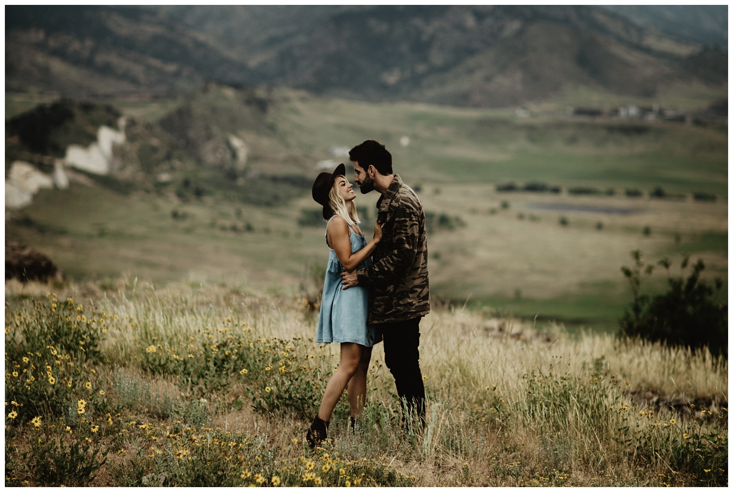Intimate-Lifestyle-Engagement-Session_3447.jpg