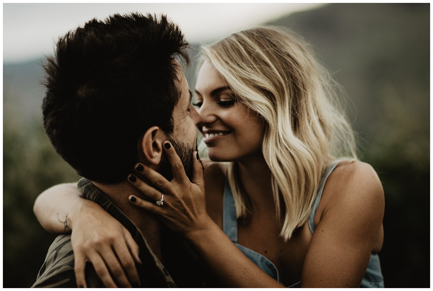 Intimate-Lifestyle-Engagement-Session_3455.jpg
