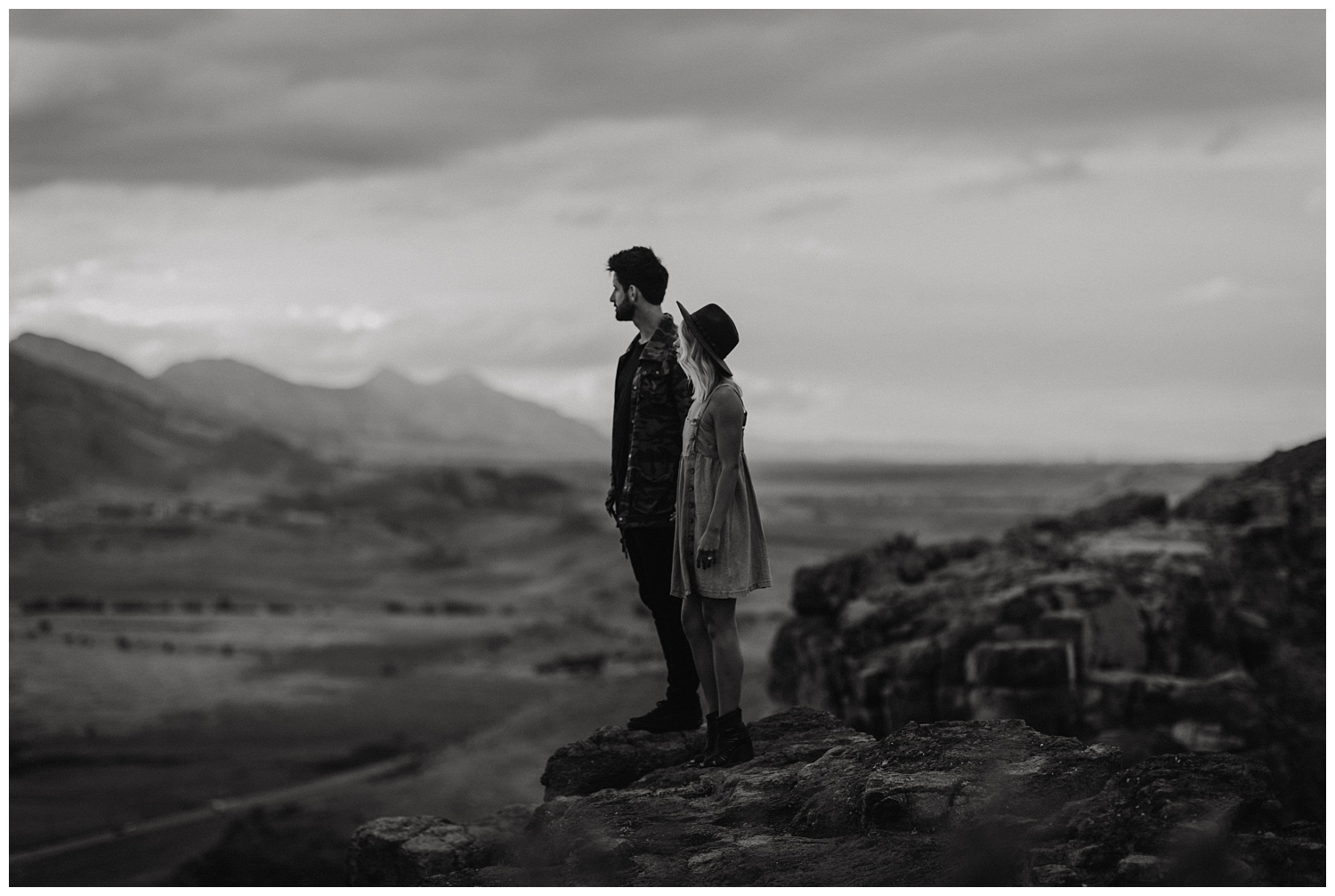 intimate-lifestyle-engagement-session_3979.jpg