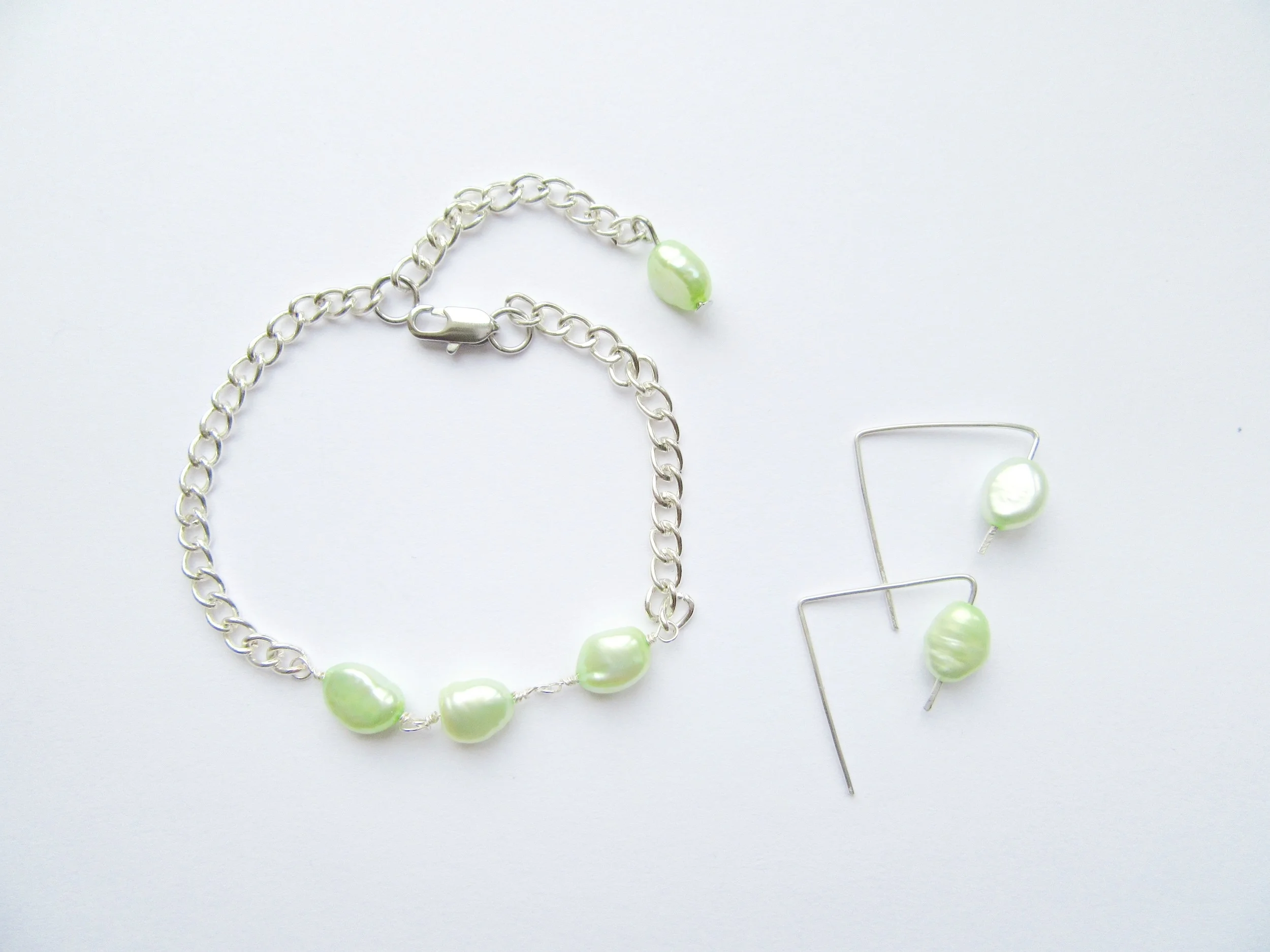 Green_rice_pearl_earrings024.jpg