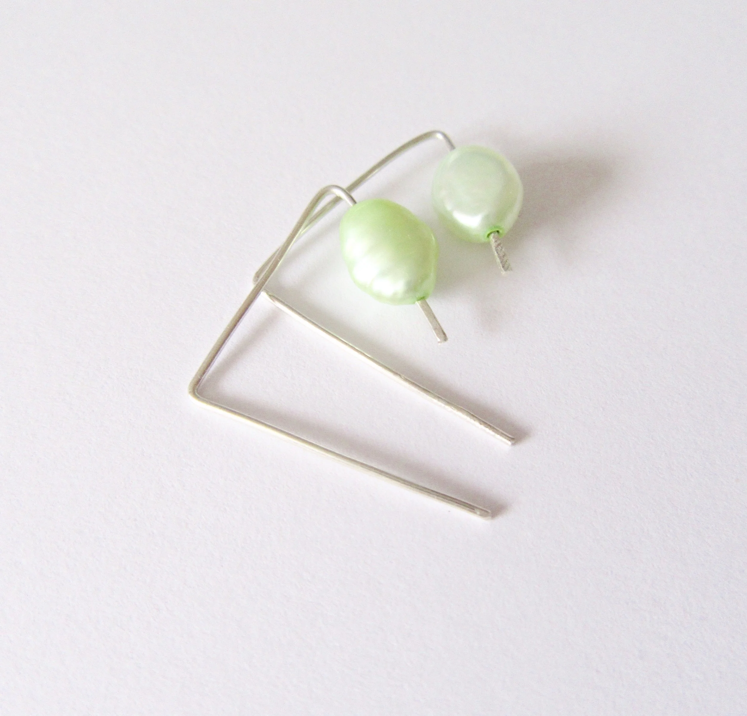 Green_rice_pearl_earrings027.jpg