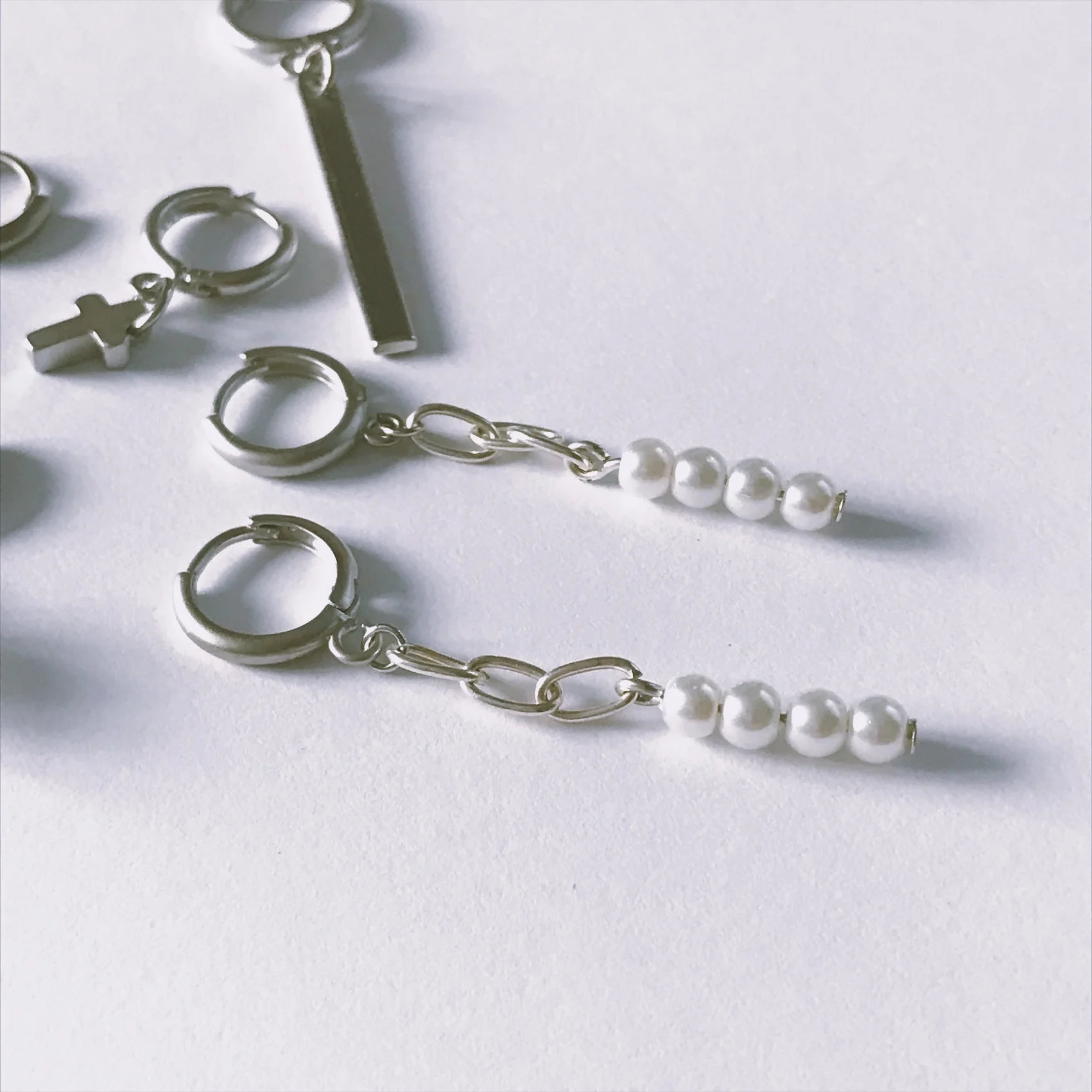 Pearl chain hoop01.jpg