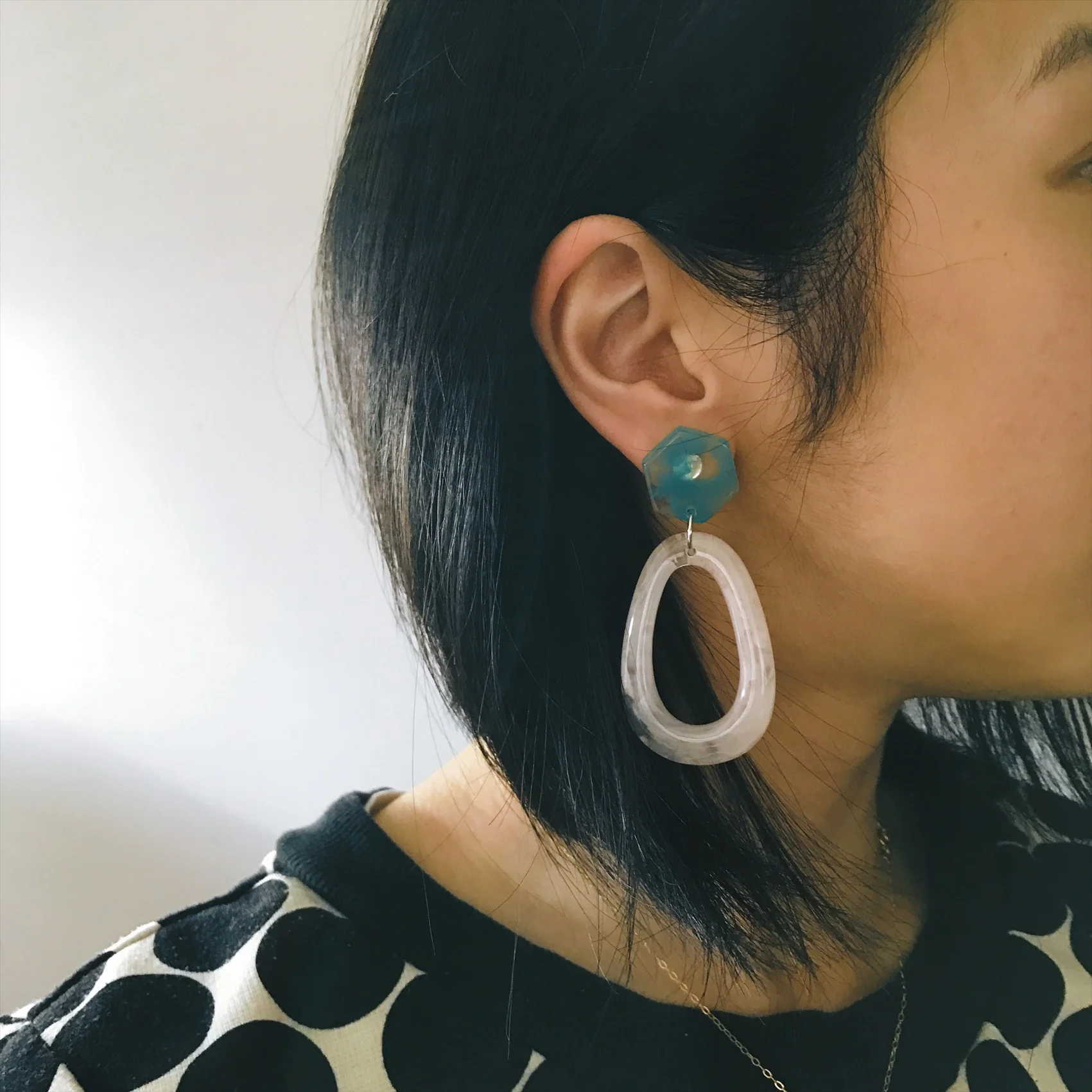 Akouri_earrings2.jpg